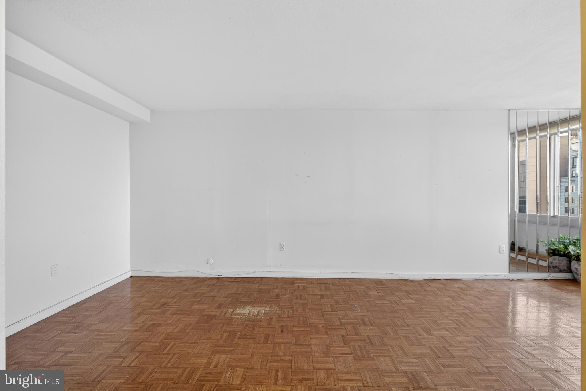WASHINGTON SQ - Residential