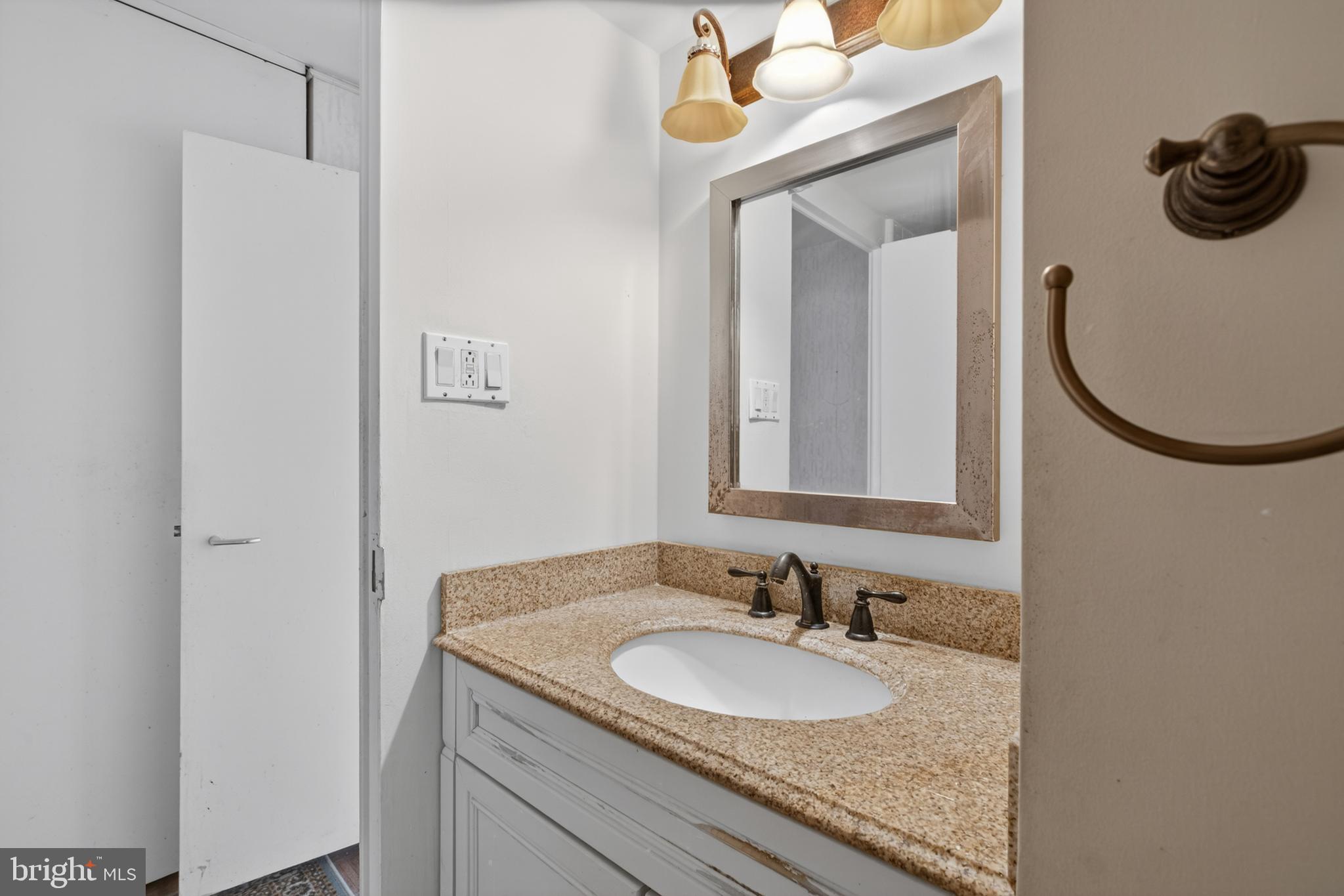 WASHINGTON SQ - Residential
