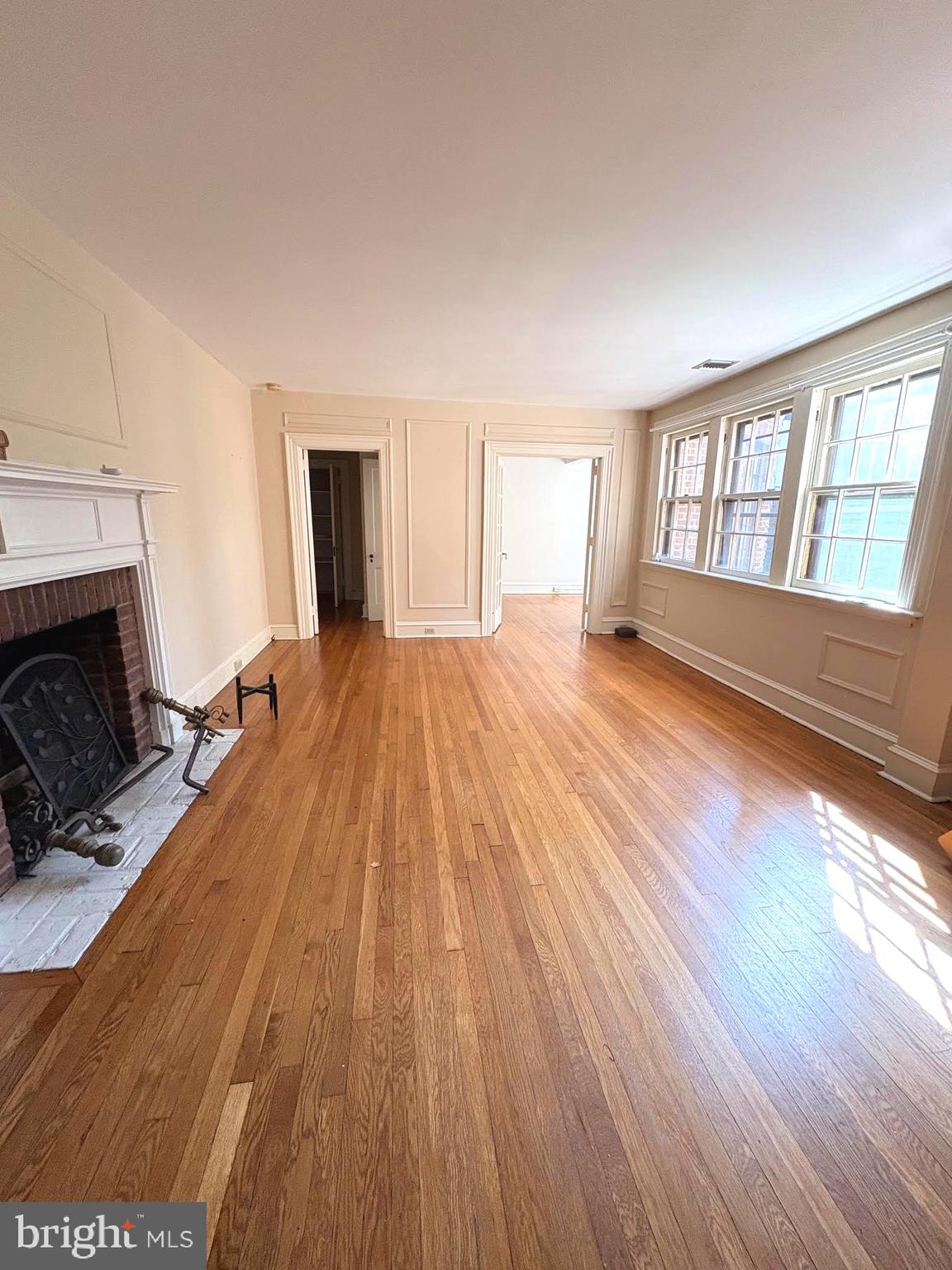 YORKLYNNE MANOR - Residential