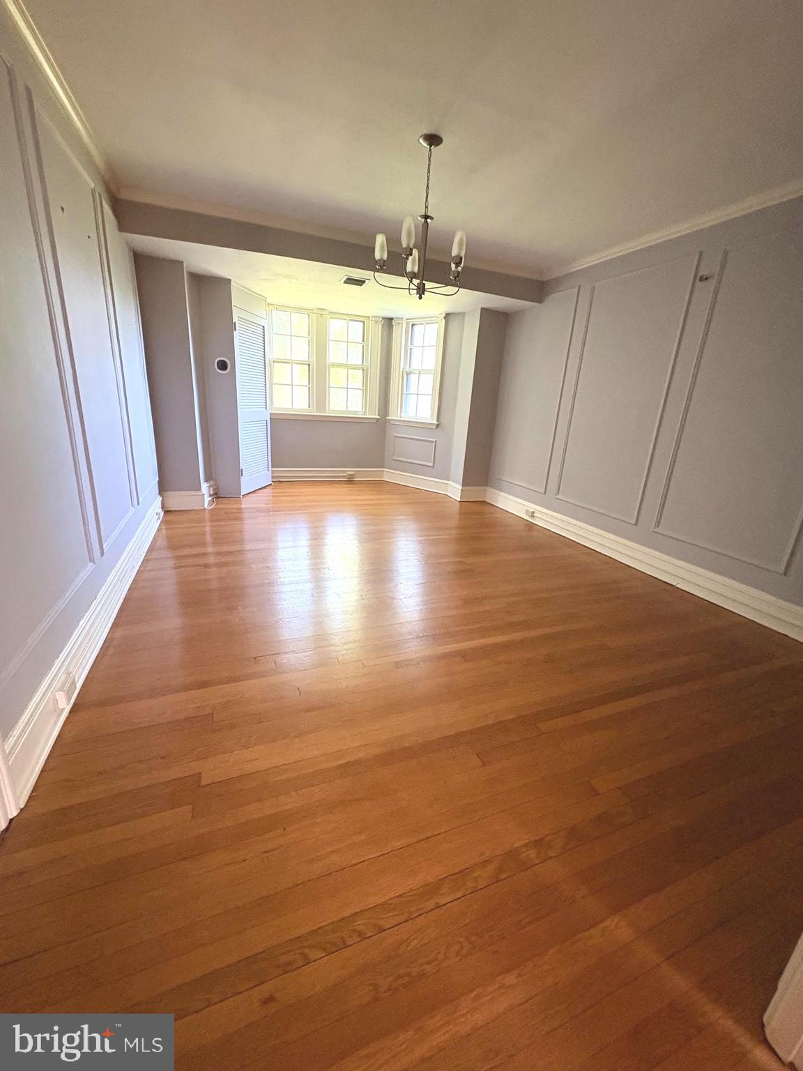 YORKLYNNE MANOR - Residential