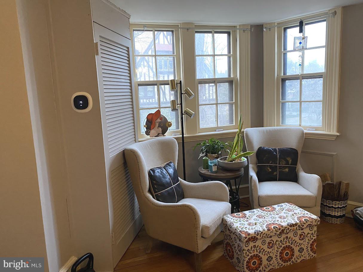YORKLYNNE MANOR - Residential