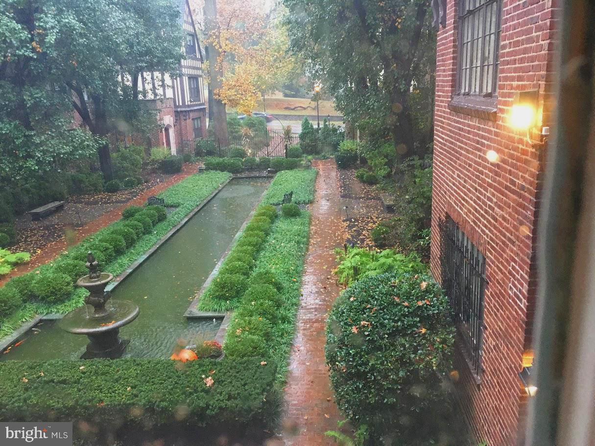 YORKLYNNE MANOR - Residential