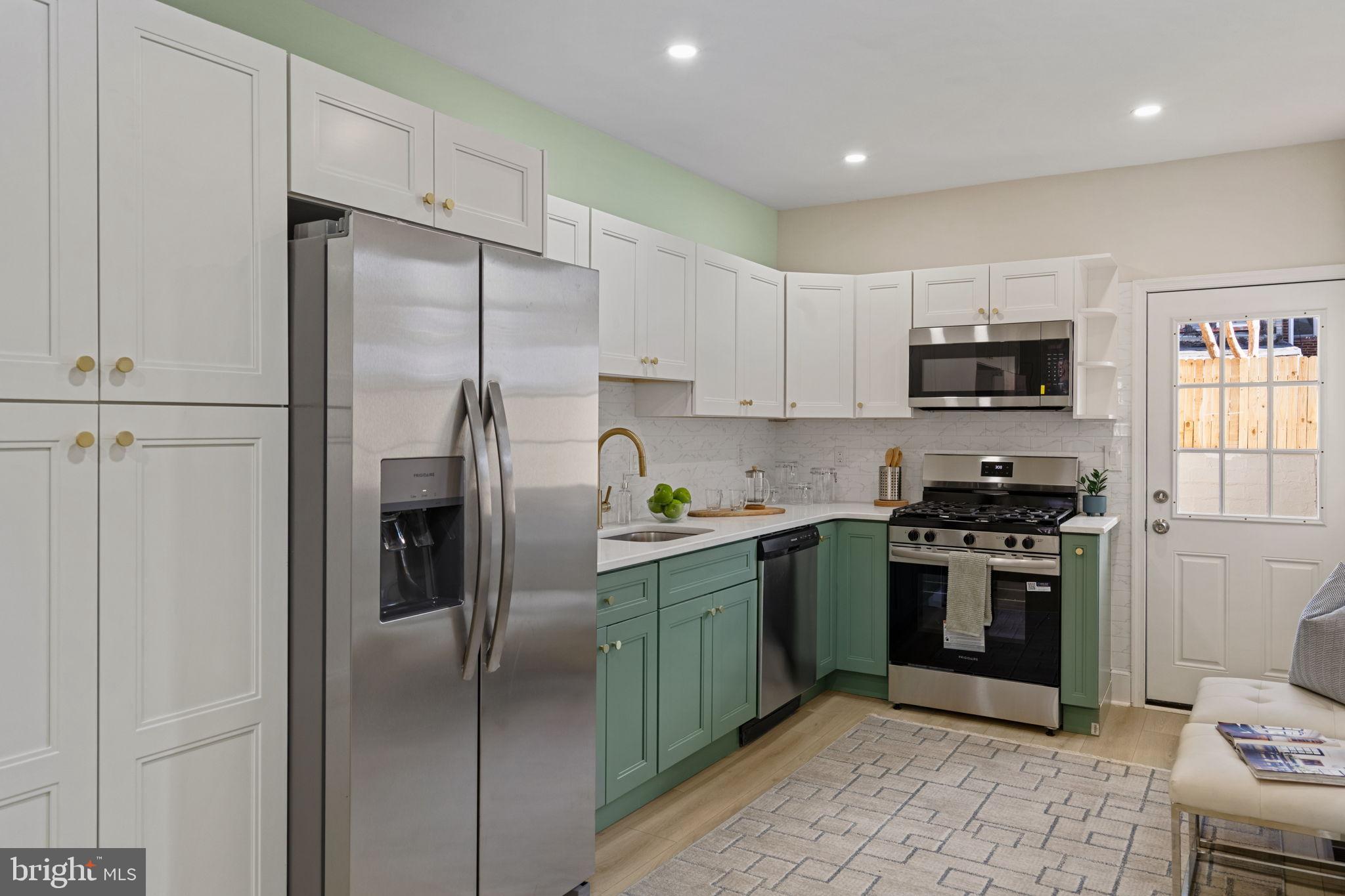 POINT BREEZE - Residential