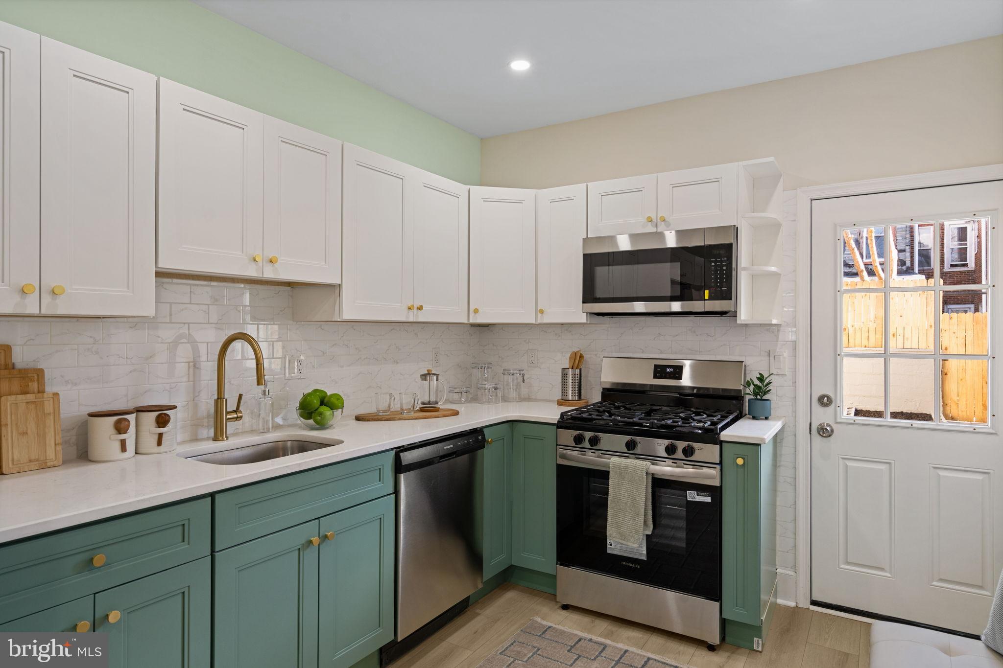 POINT BREEZE - Residential