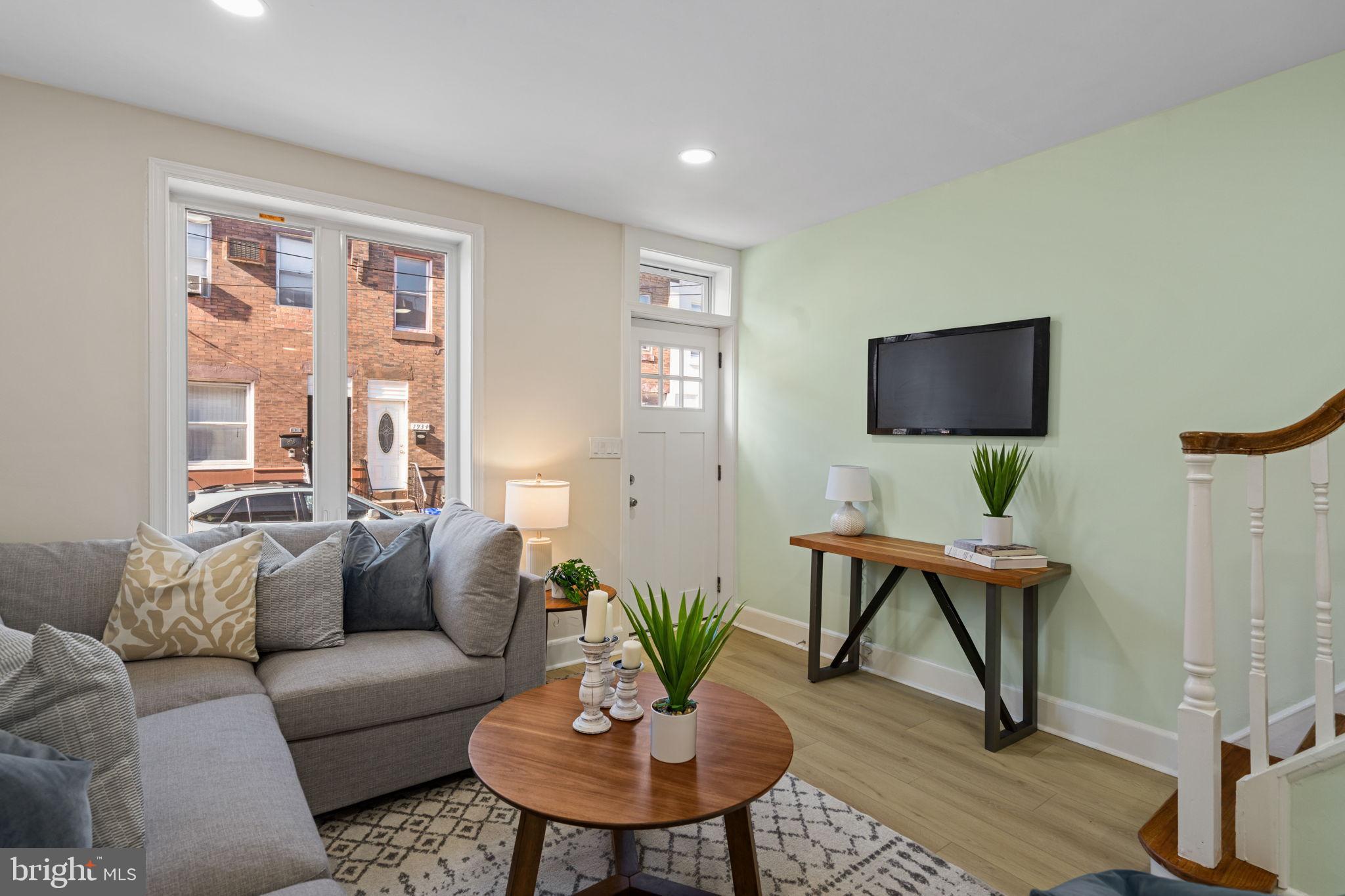 POINT BREEZE - Residential
