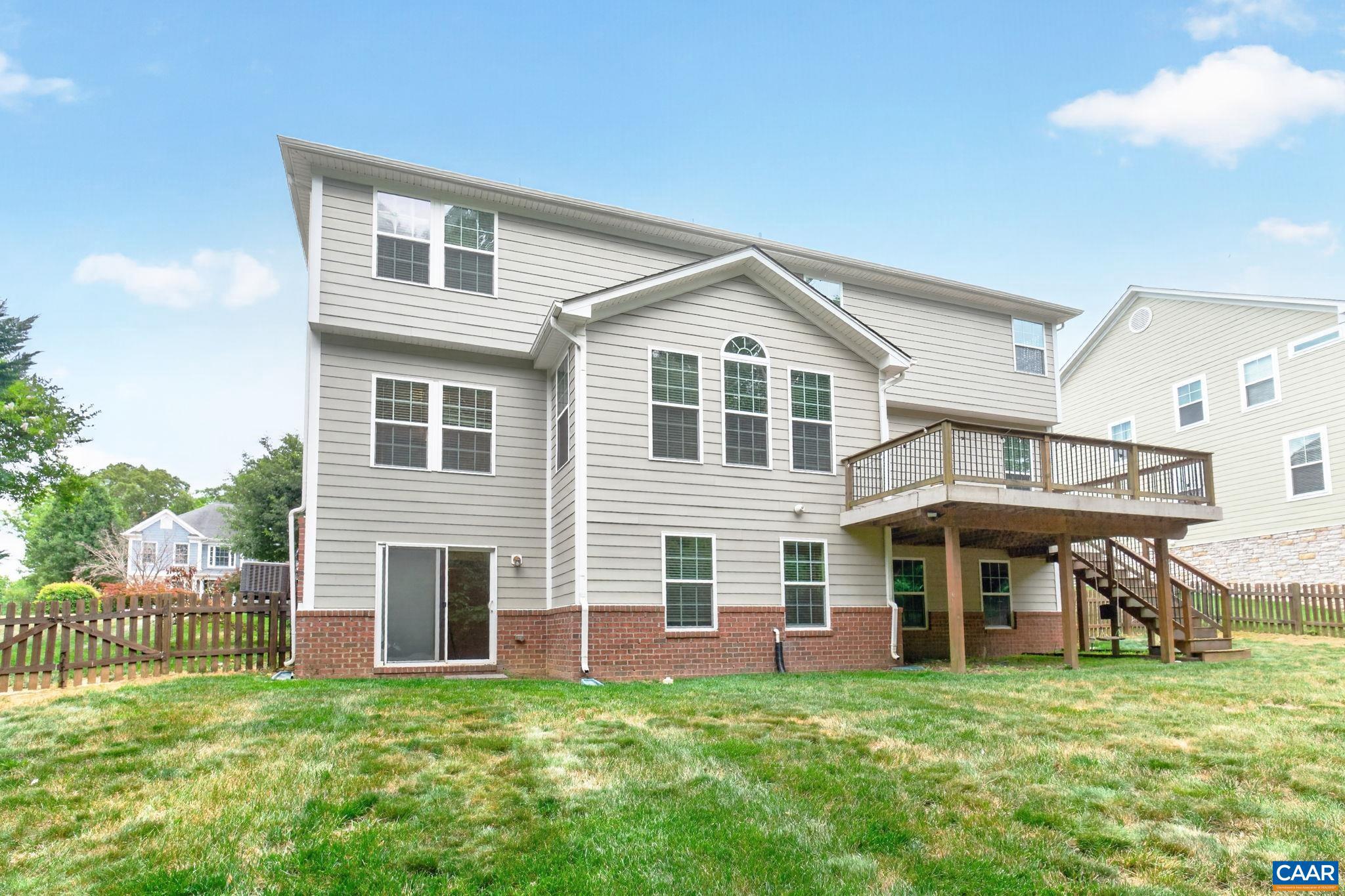 MONTGOMERY RIDGE - Residential
