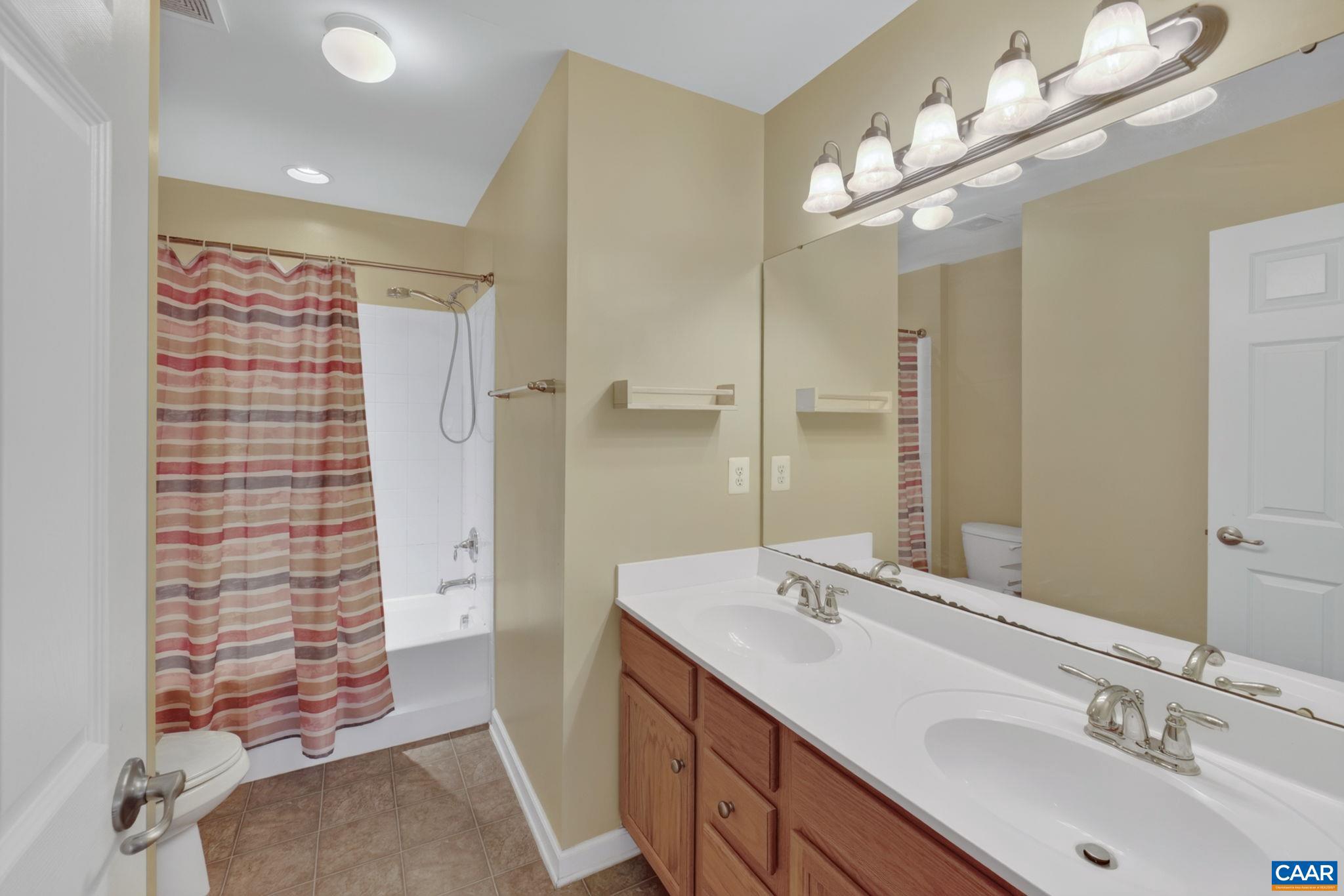 MONTGOMERY RIDGE - Residential