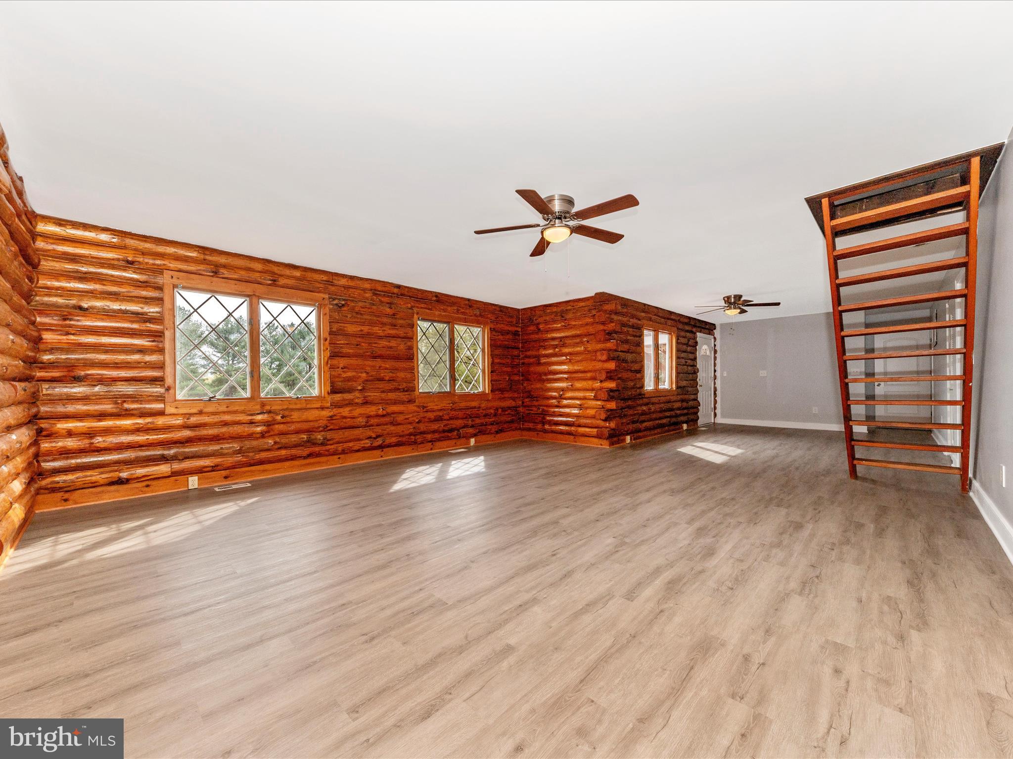 FOXLAIR ACRES - Residential