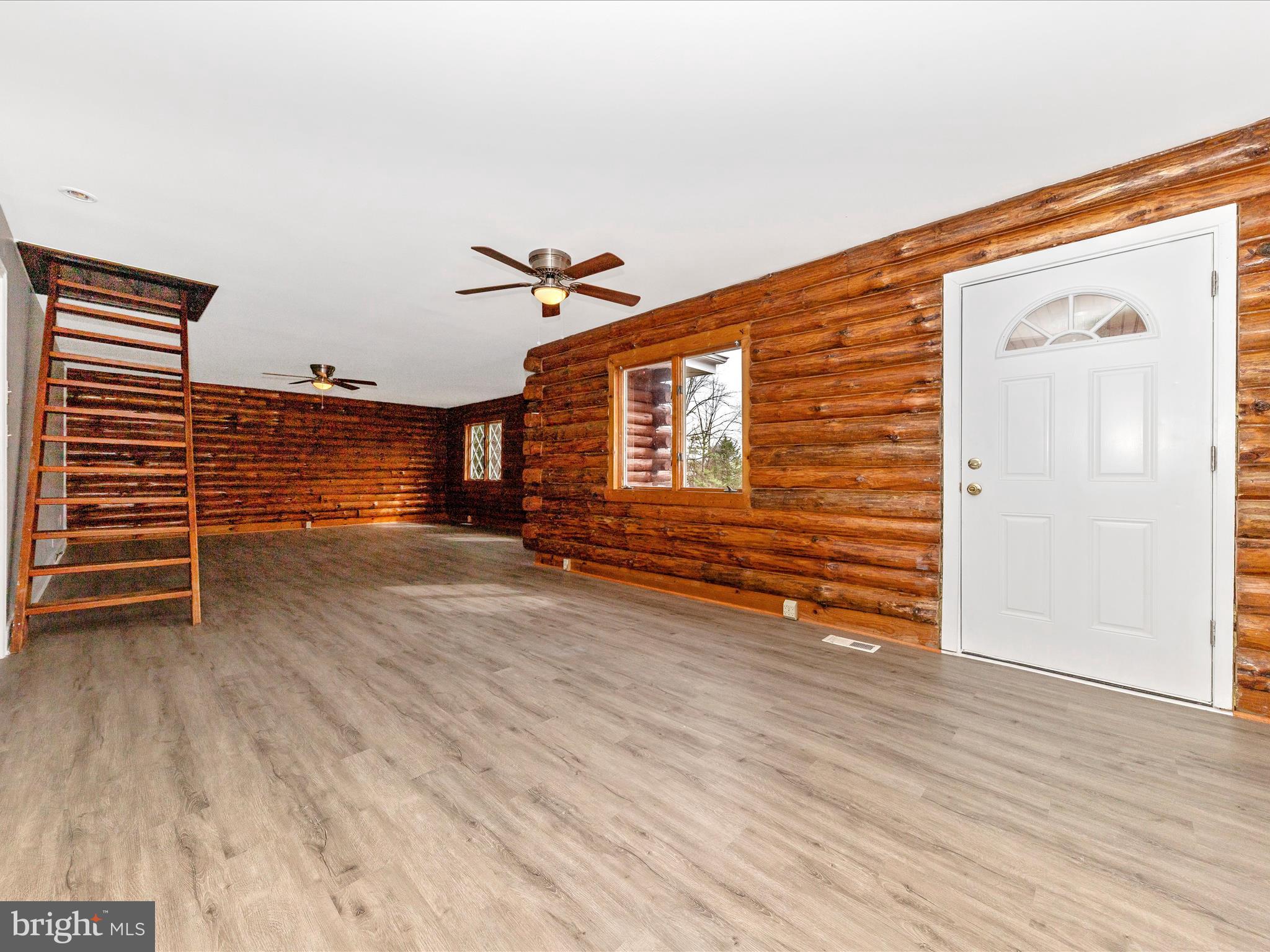 FOXLAIR ACRES - Residential
