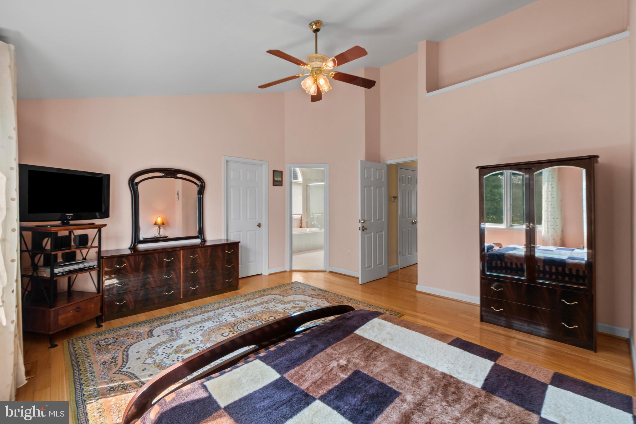 SUMMIT CHASE - Residential