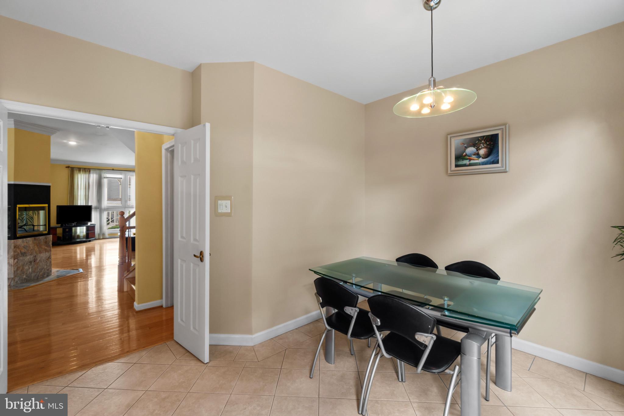 SUMMIT CHASE - Residential