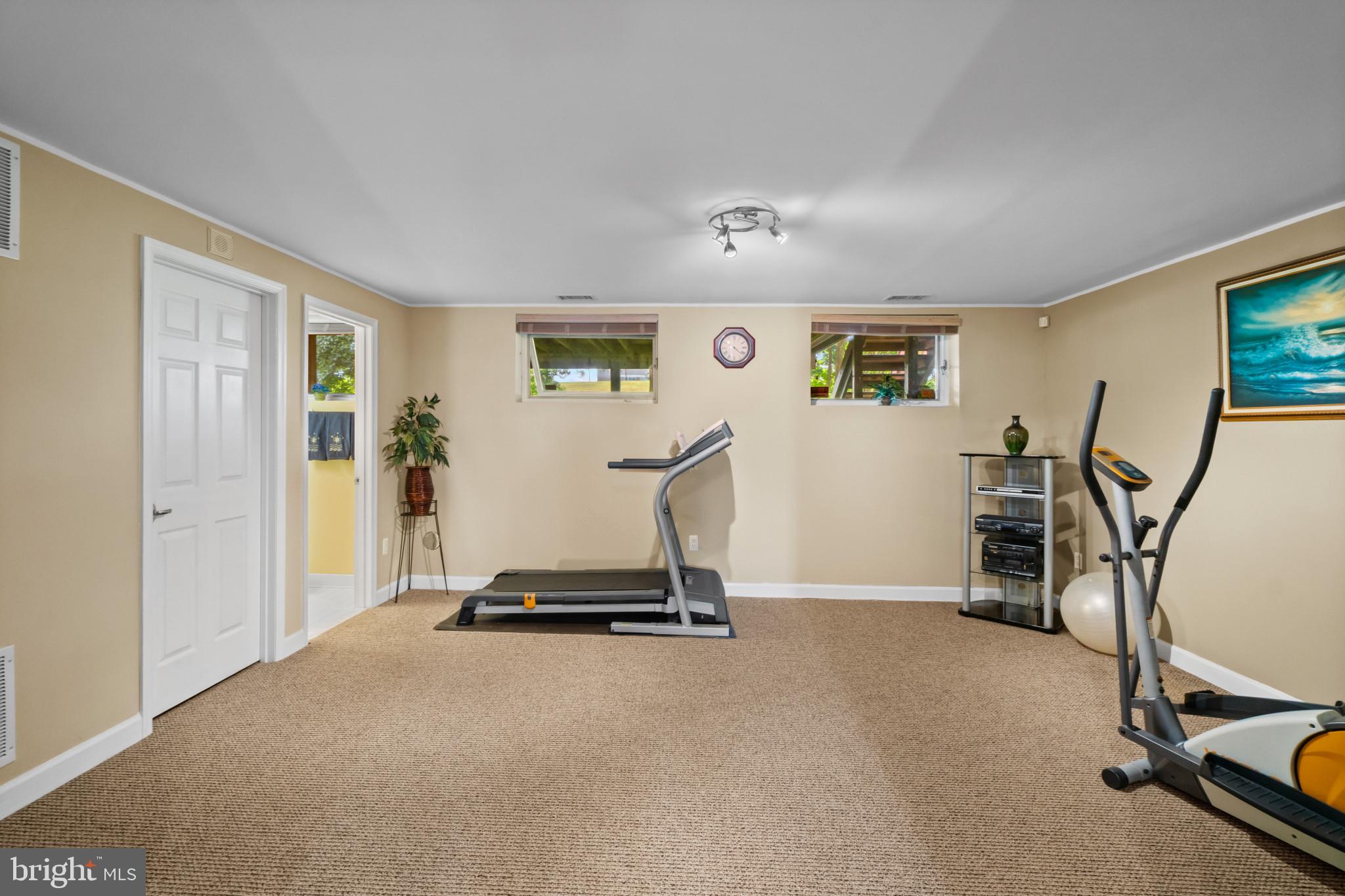 SUMMIT CHASE - Residential