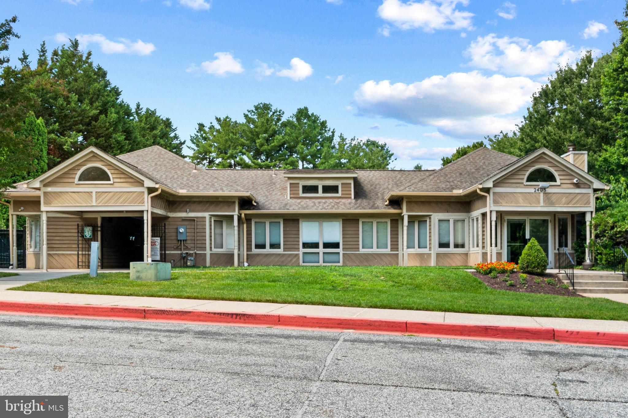 SUMMIT CHASE - Residential