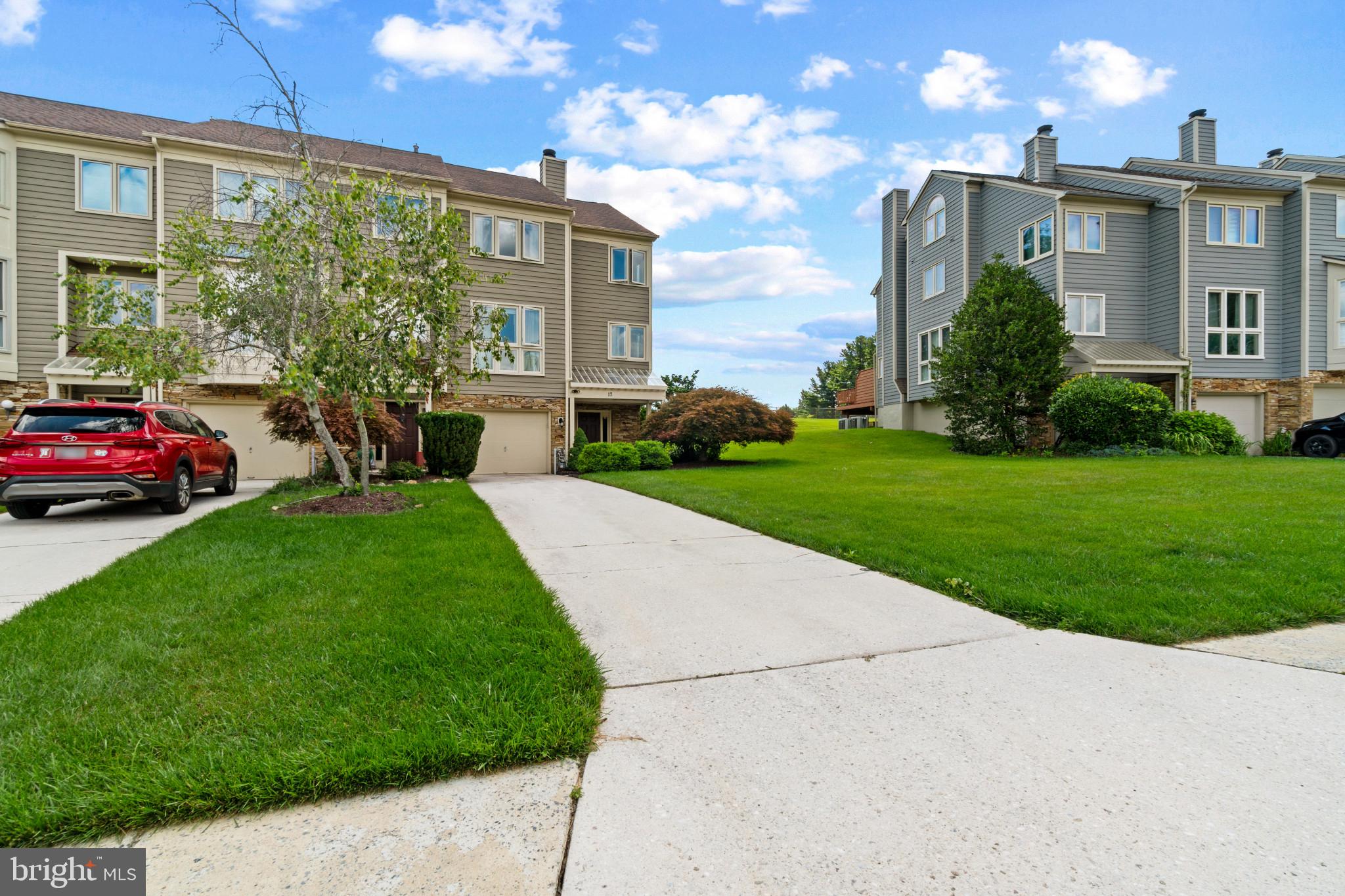 SUMMIT CHASE - Residential