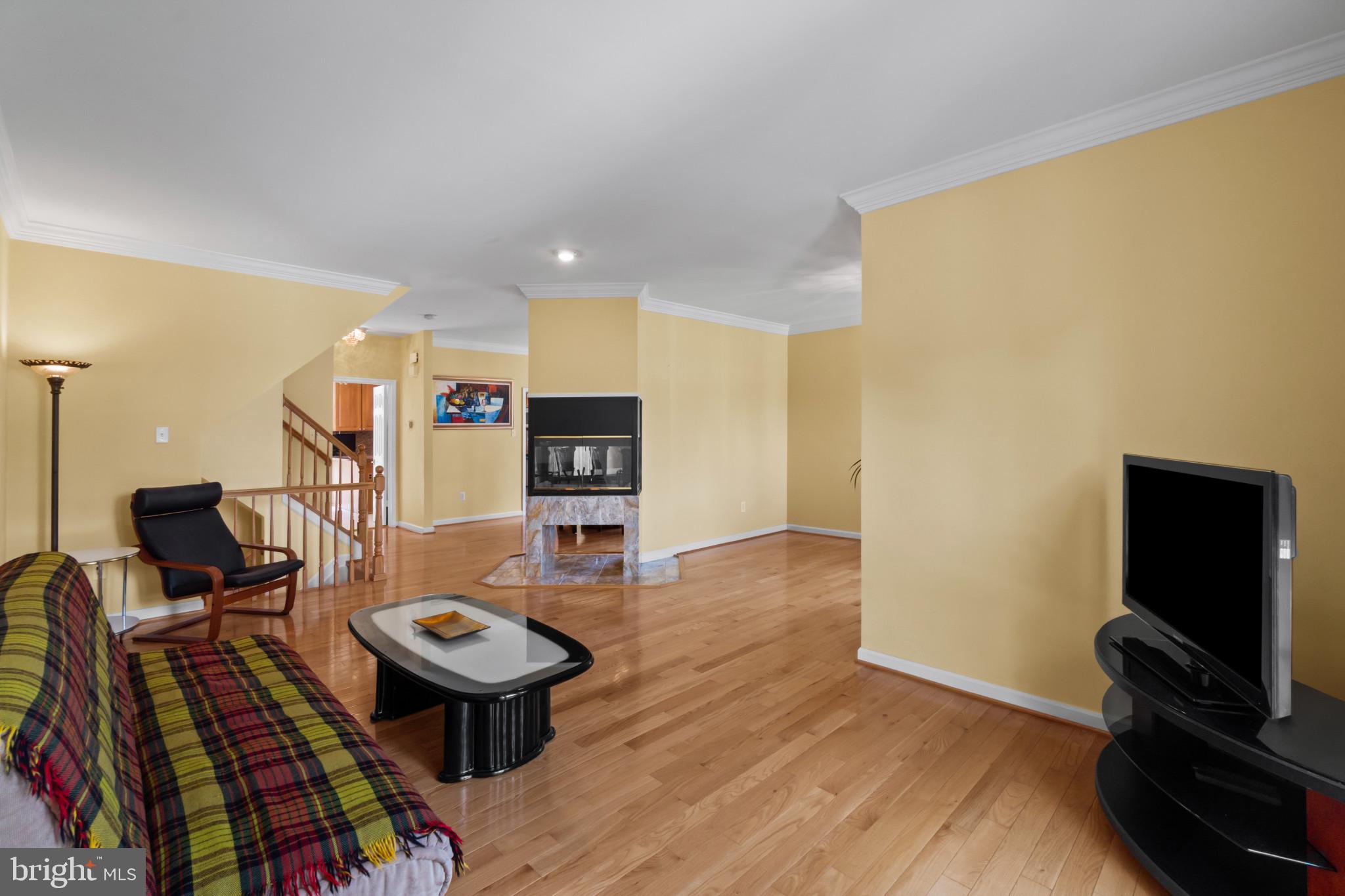 SUMMIT CHASE - Residential