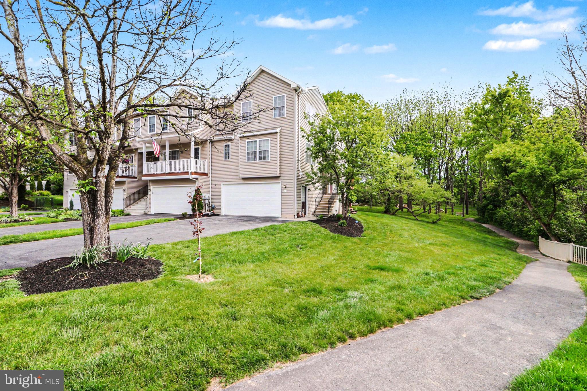 WOODSIDE COURT - Residential