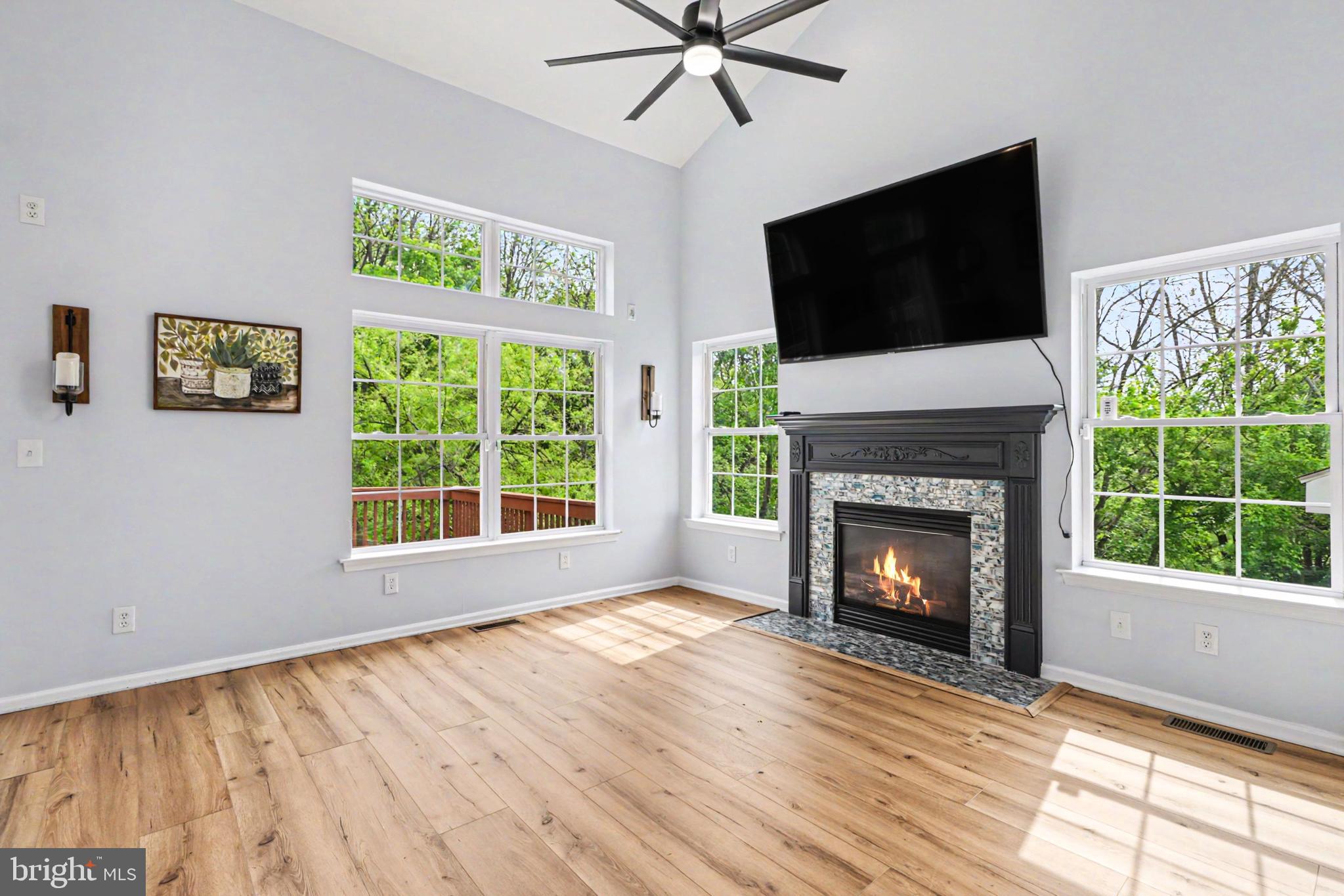 WOODSIDE COURT - Residential