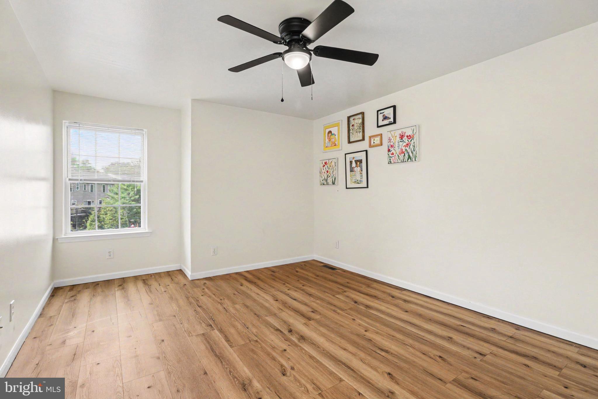 WOODSIDE COURT - Residential