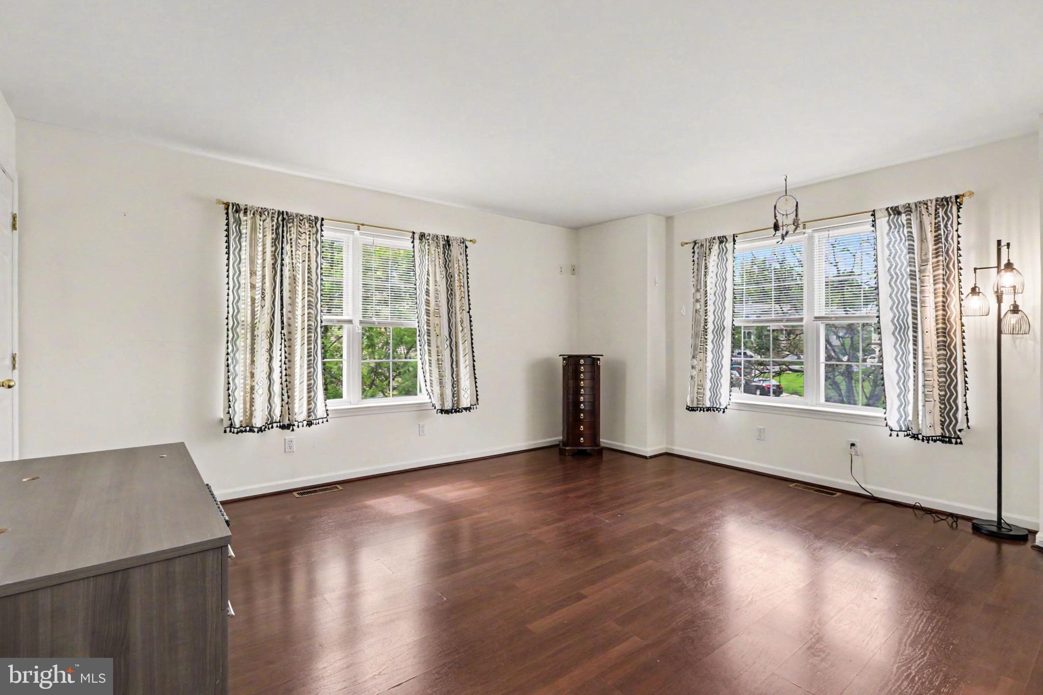 WOODSIDE COURT - Residential
