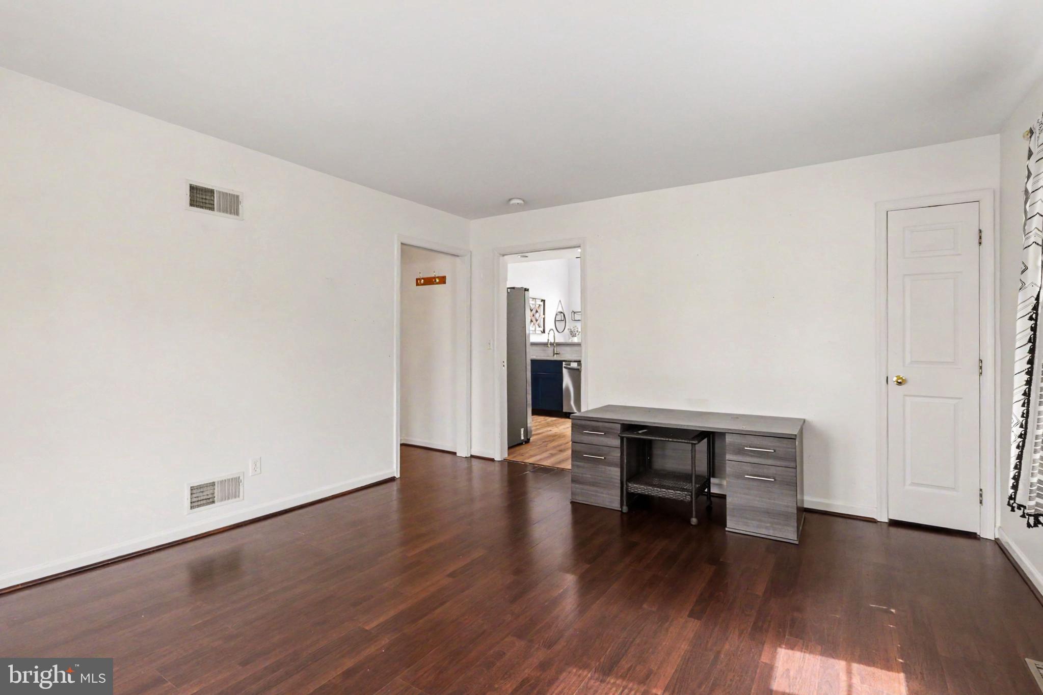 WOODSIDE COURT - Residential