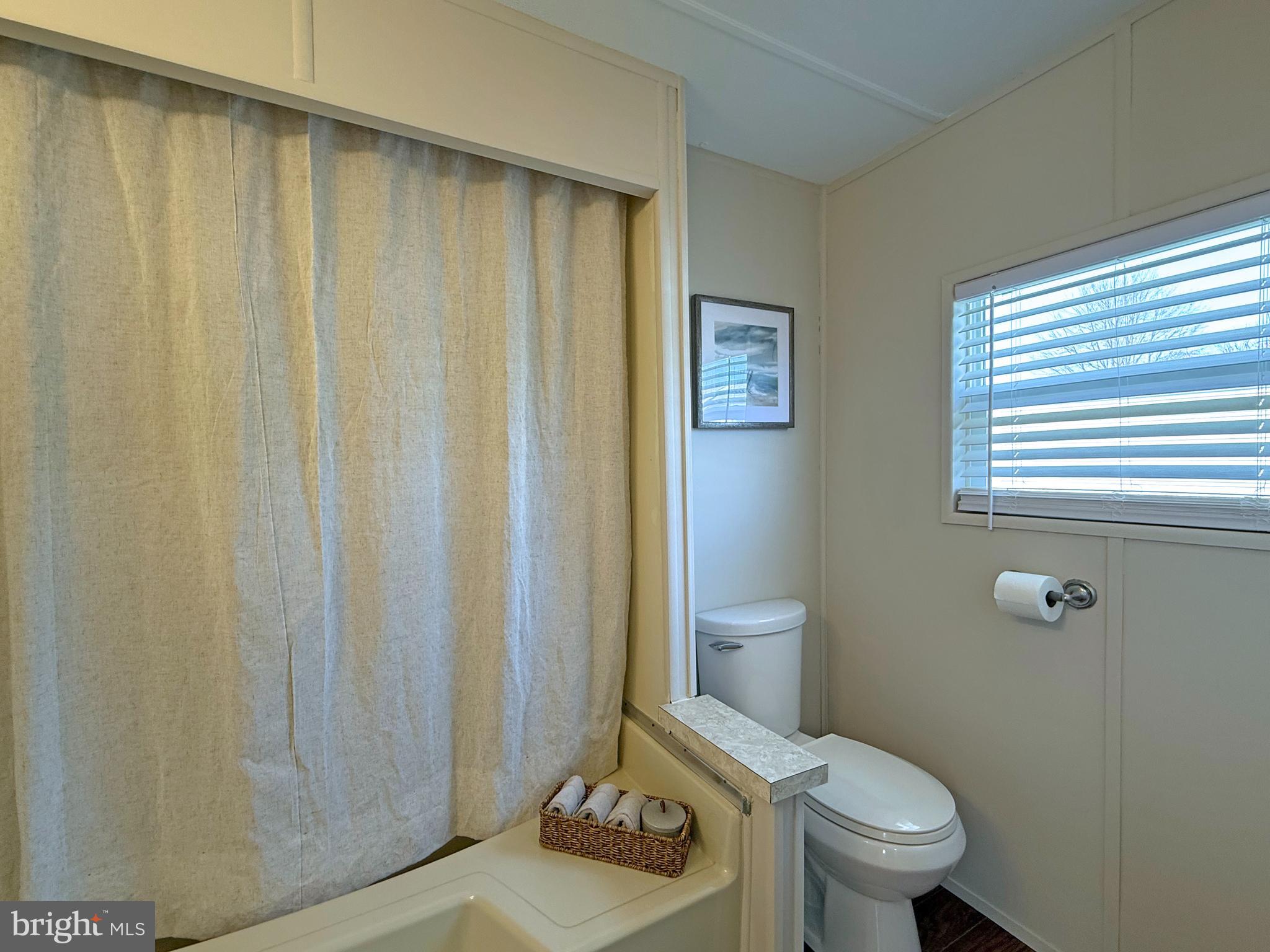 COLONIAL EAST MHP - Residential