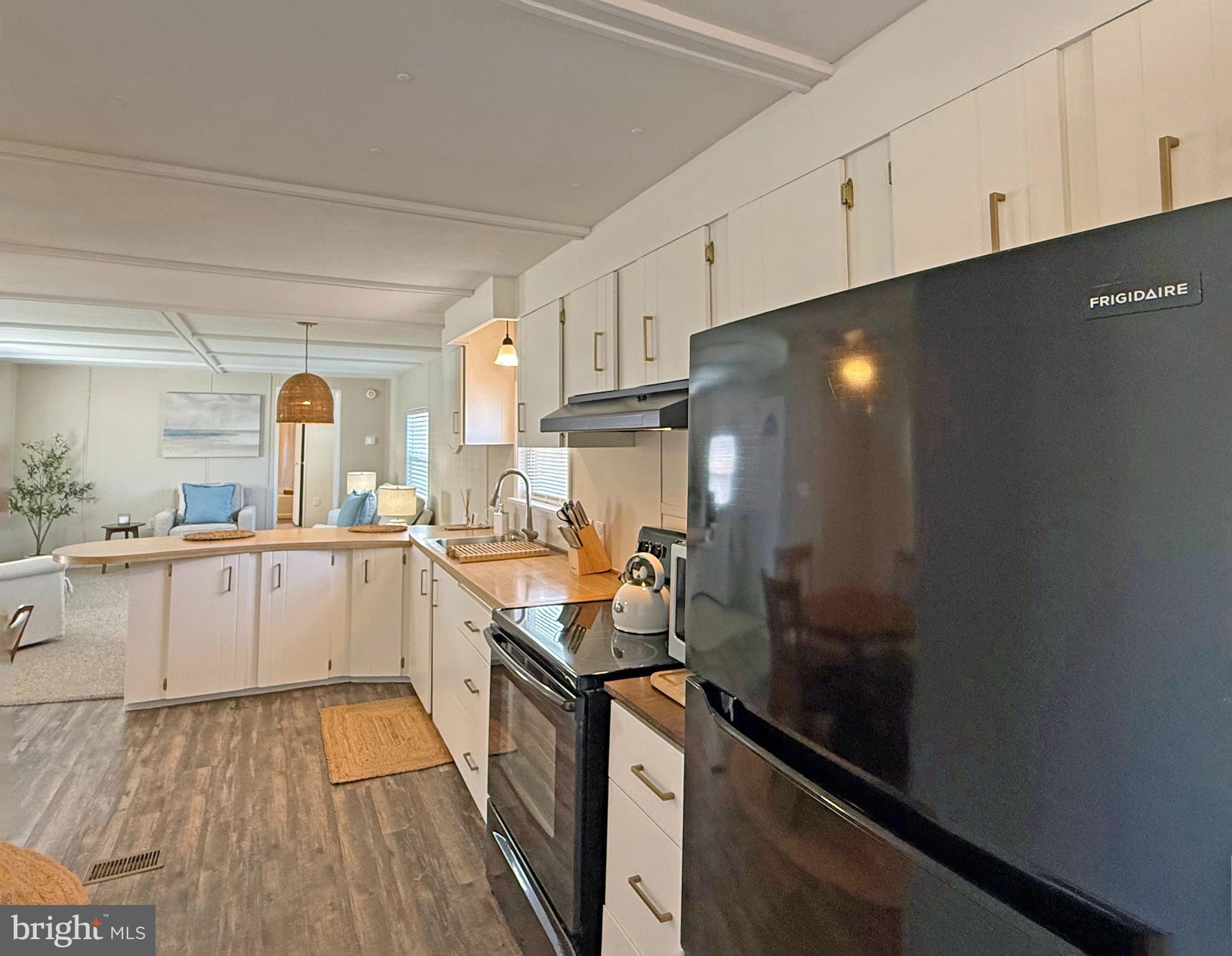 COLONIAL EAST MHP - Residential