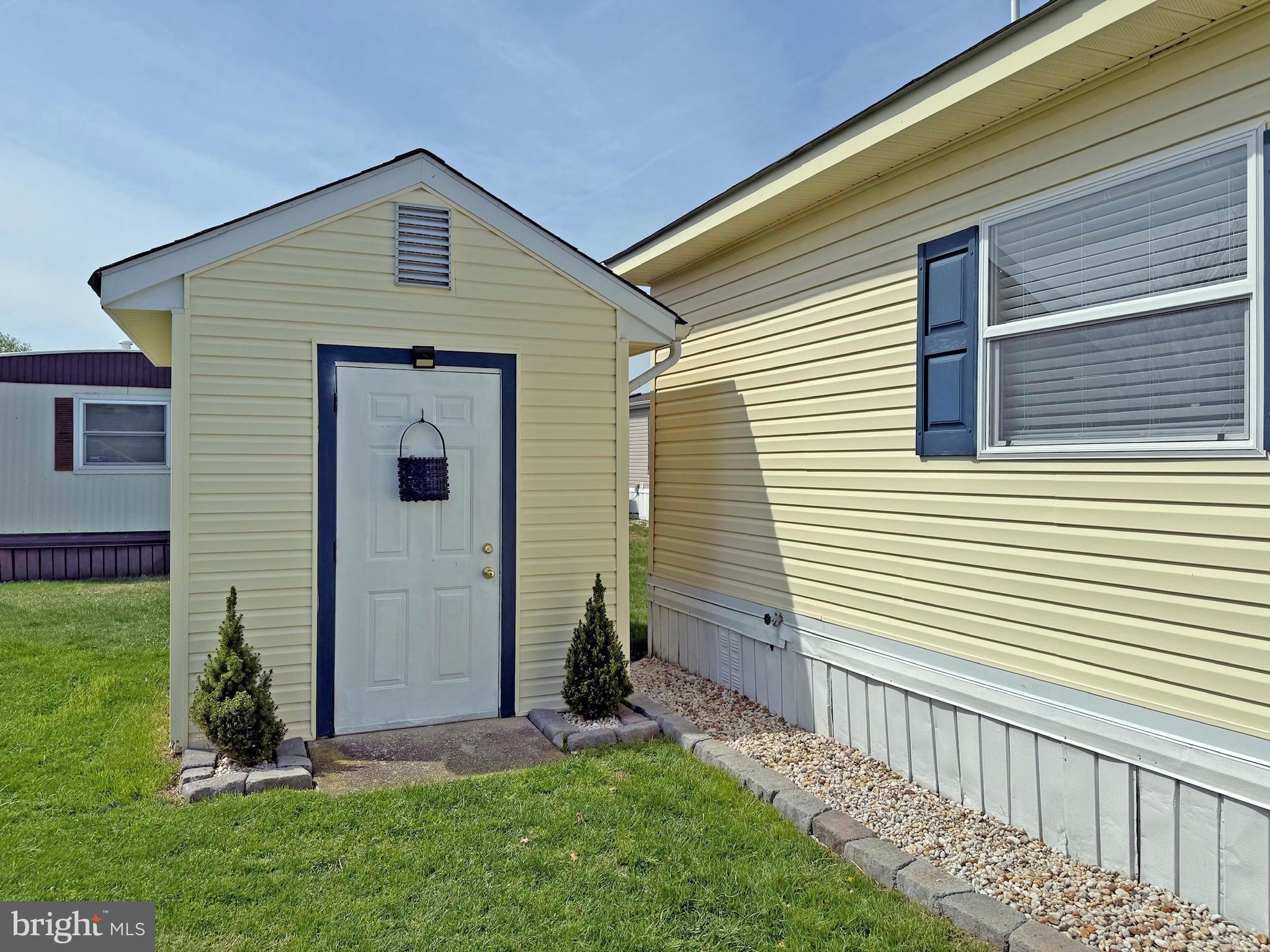 COLONIAL EAST MHP - Residential