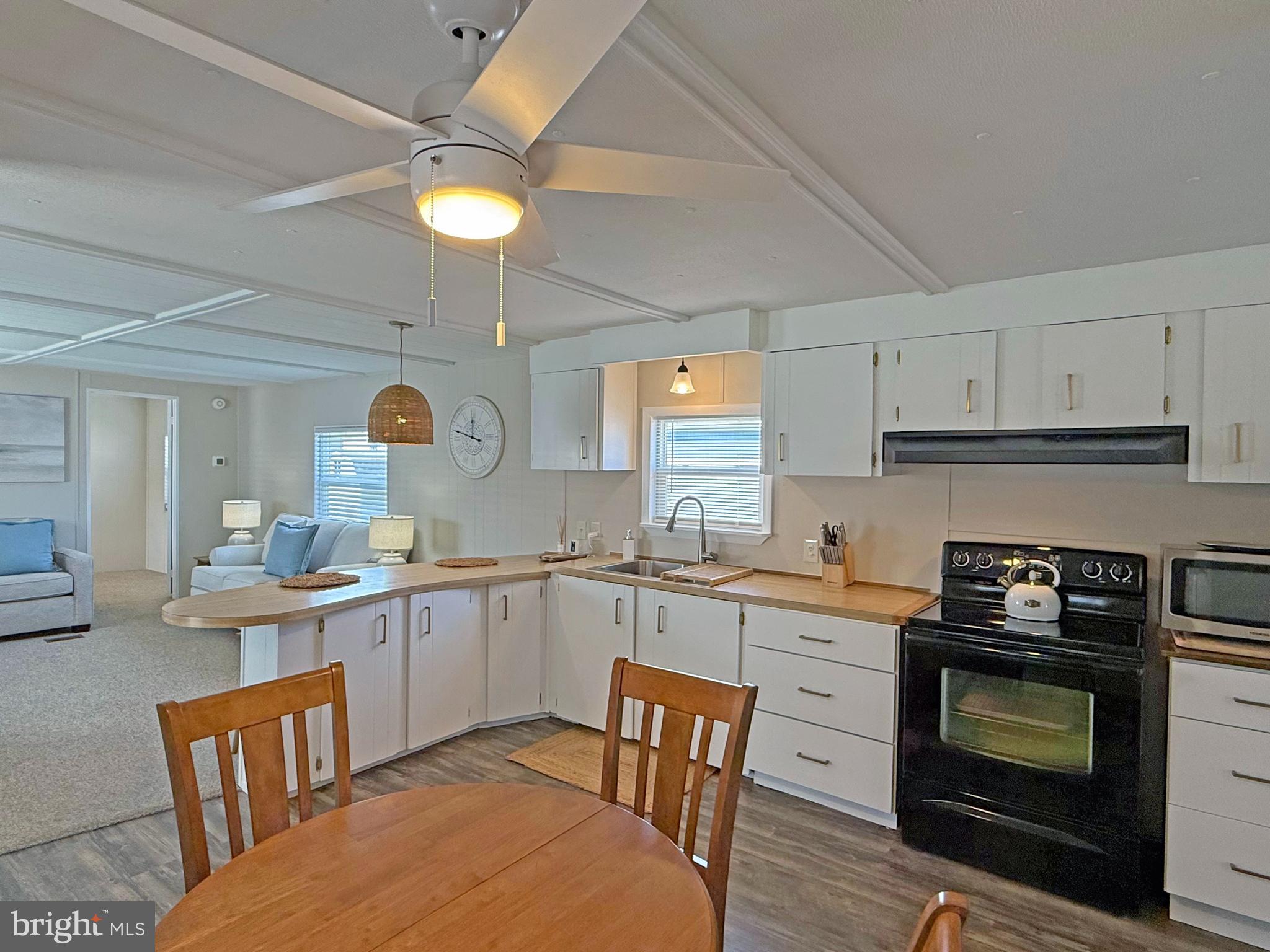 COLONIAL EAST MHP - Residential