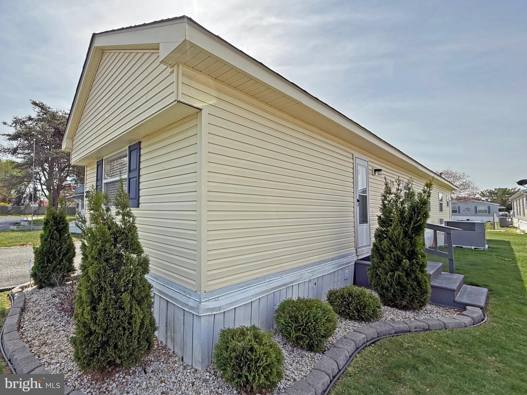 COLONIAL EAST MHP - Residential