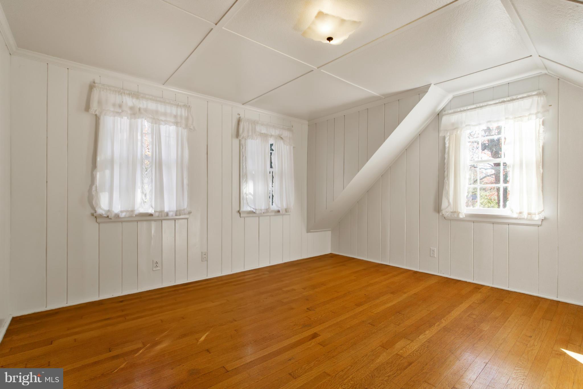 WASHINGTON GROVE - Residential