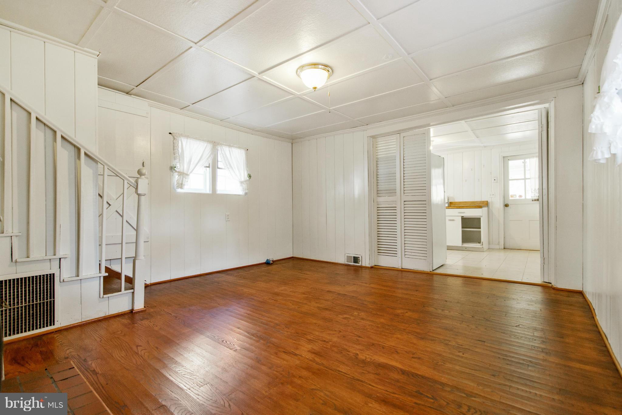 WASHINGTON GROVE - Residential