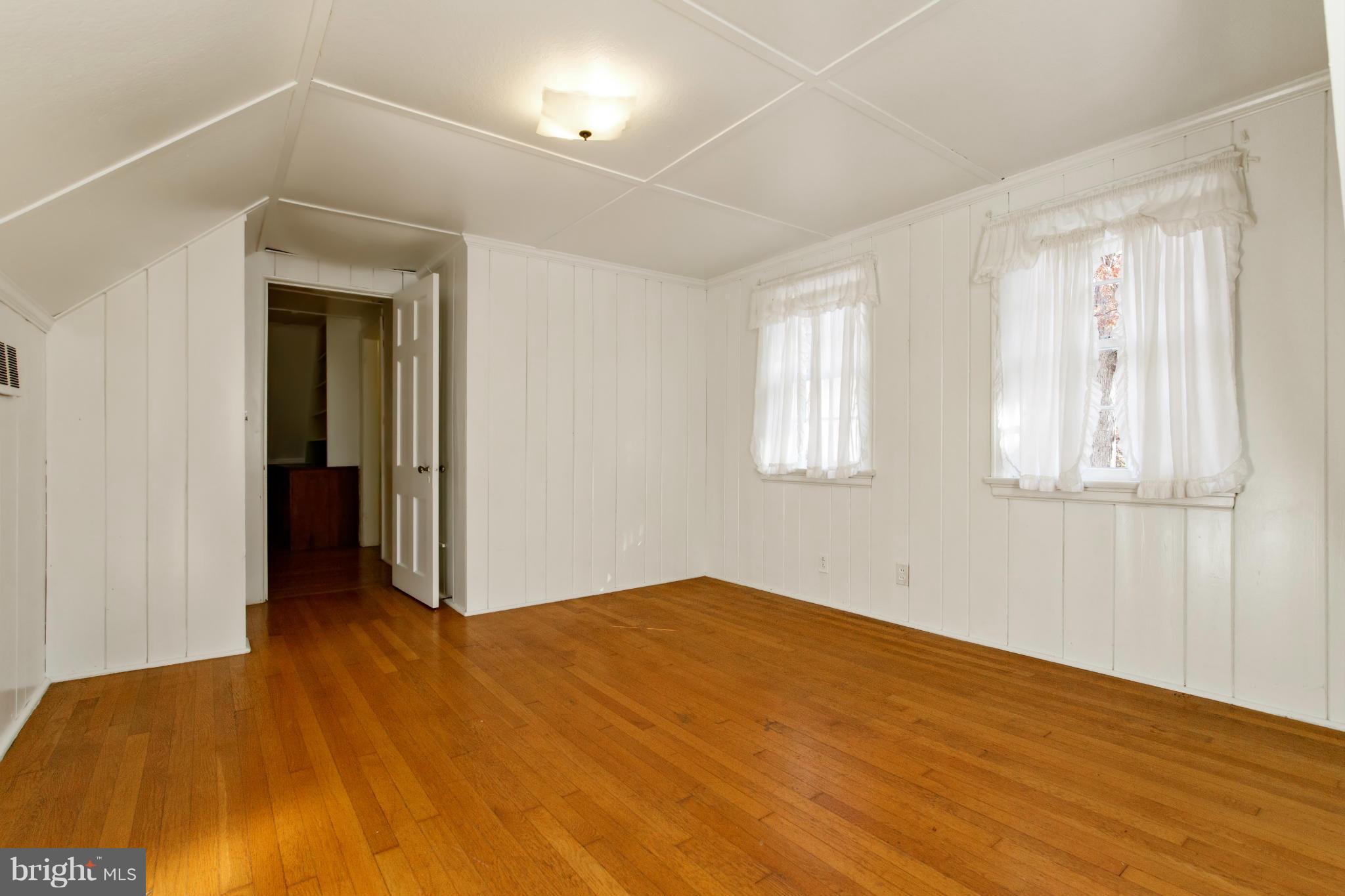 WASHINGTON GROVE - Residential