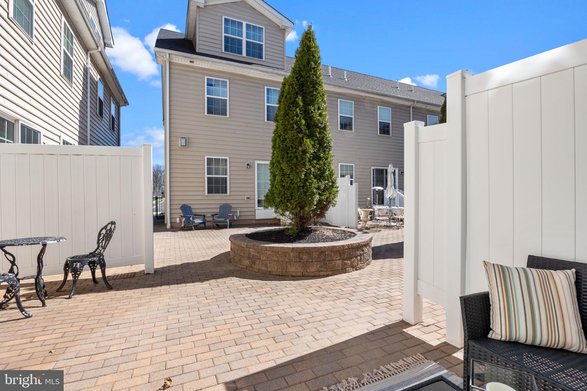 CARRIAGE HILL - Residential