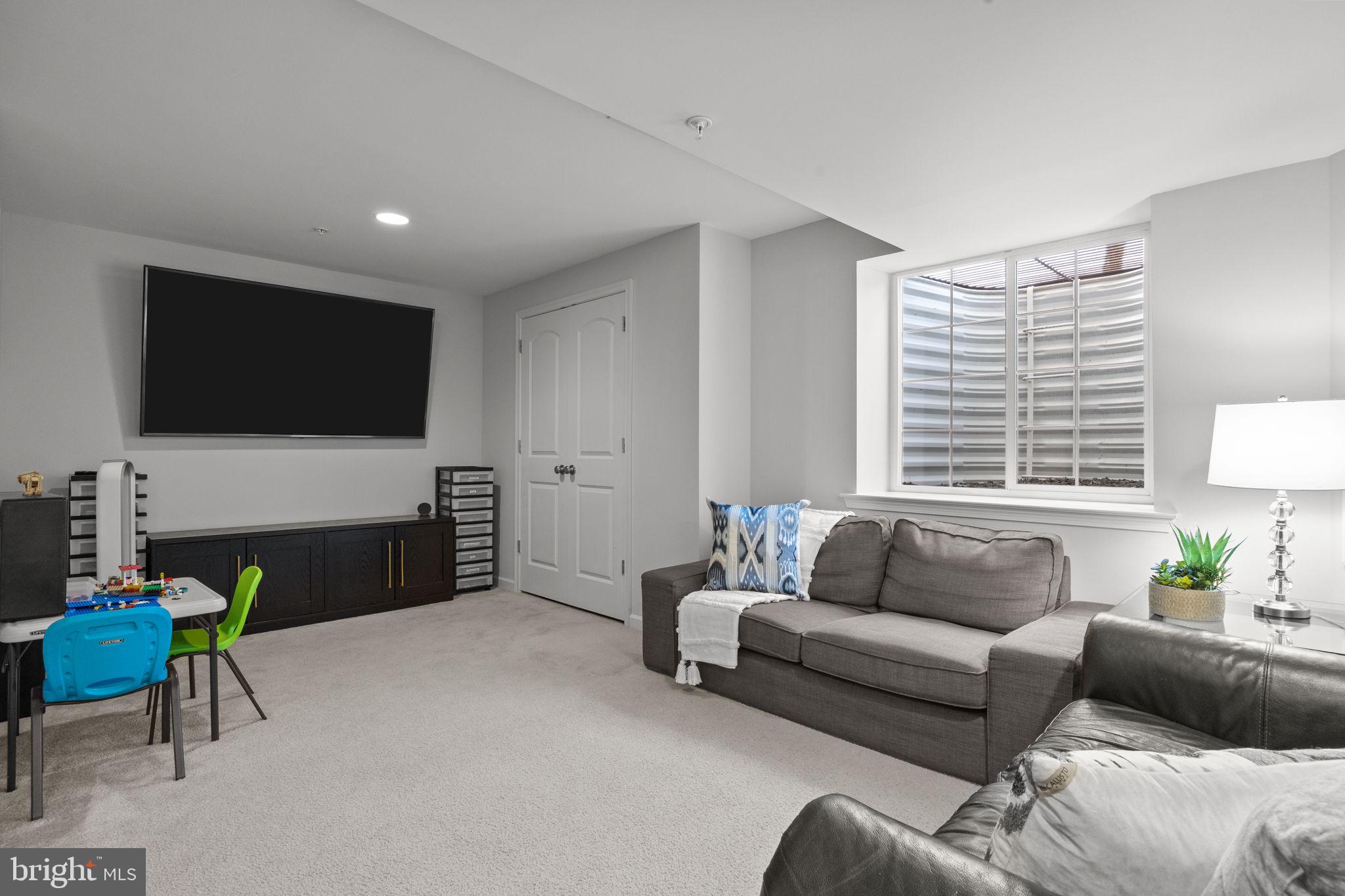 CARRIAGE HILL - Residential