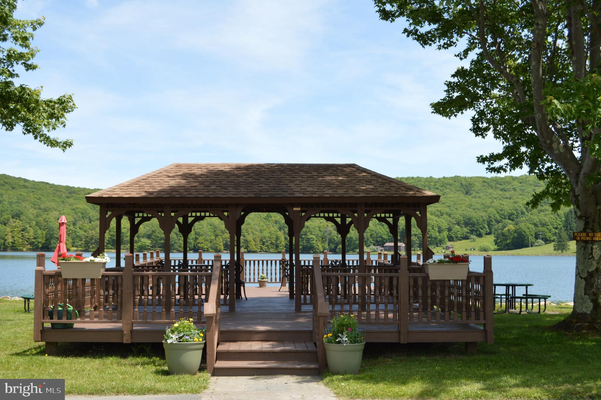 ALPINE LAKE  RESORT - Land