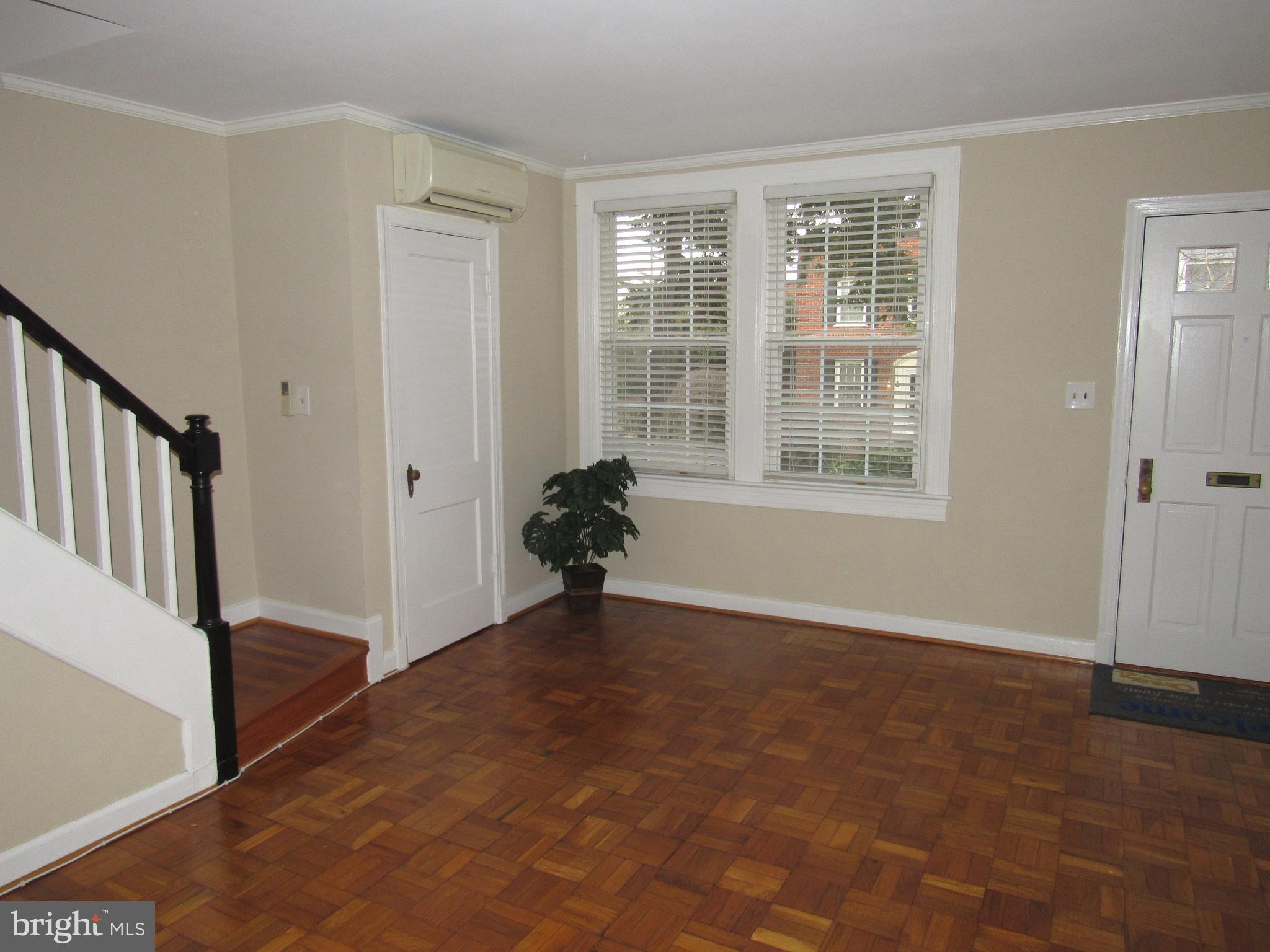 ARLINGTON VILLAGE COURTYARD - Residential