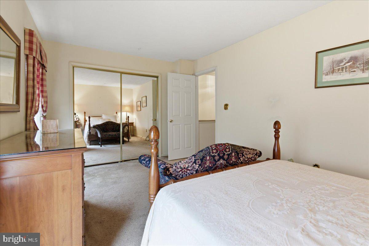ROBINS GLENN - Residential