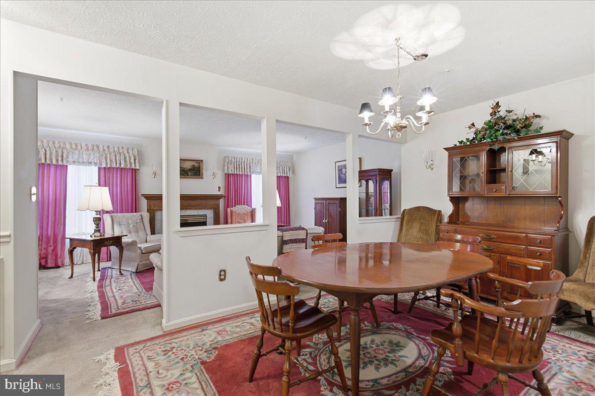ROBINS GLENN - Residential