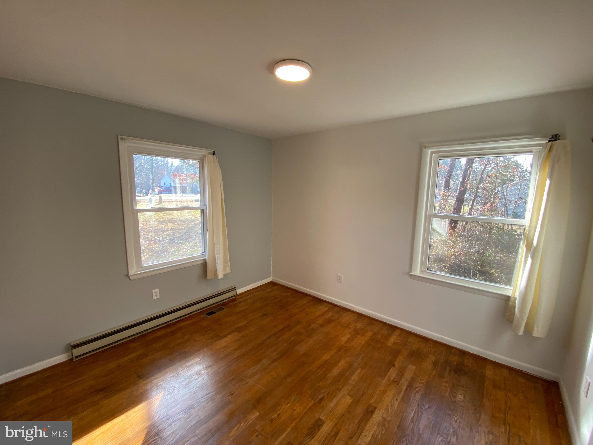 LOUISA - Residential Lease
