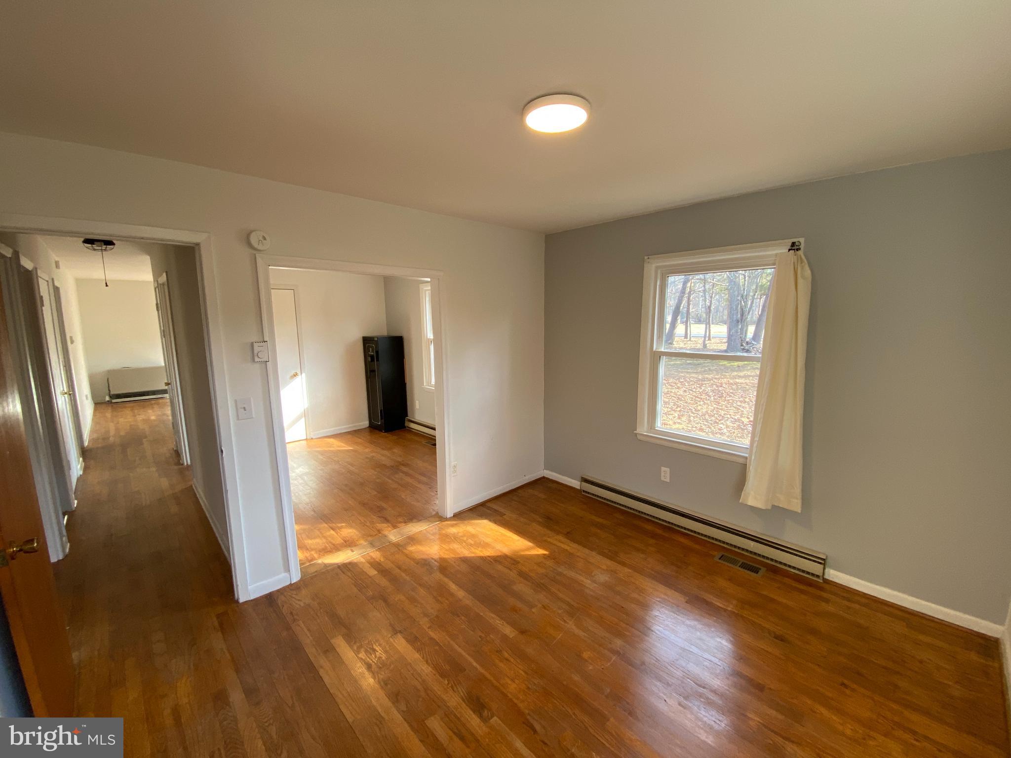 LOUISA - Residential Lease