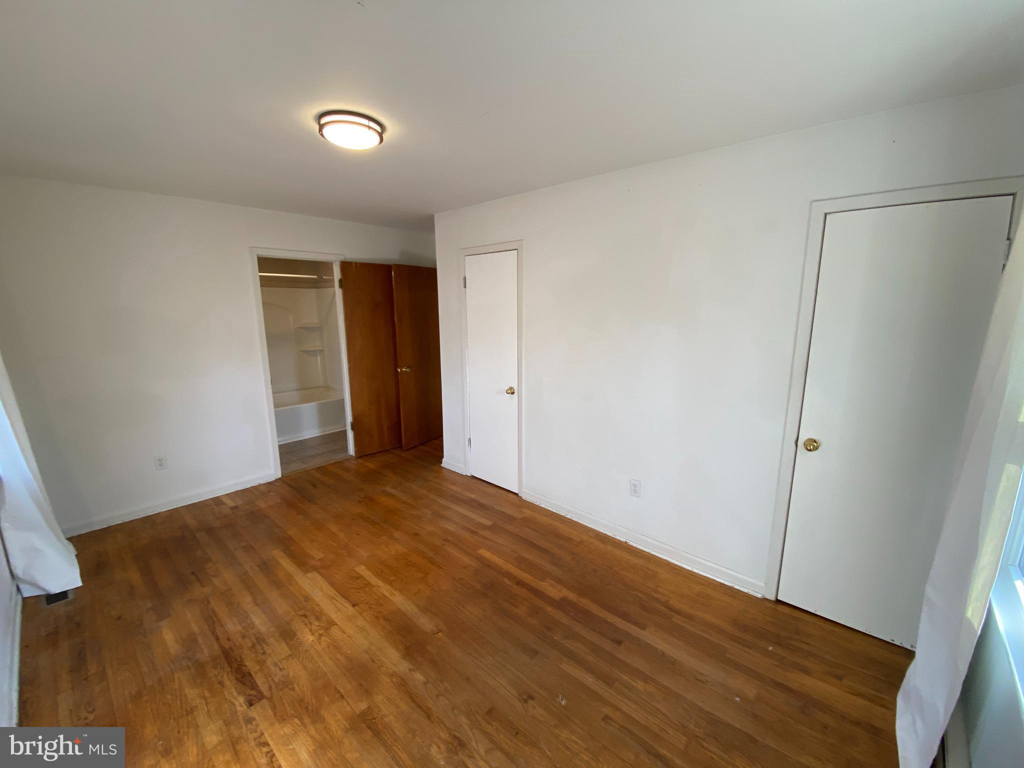 LOUISA - Residential Lease