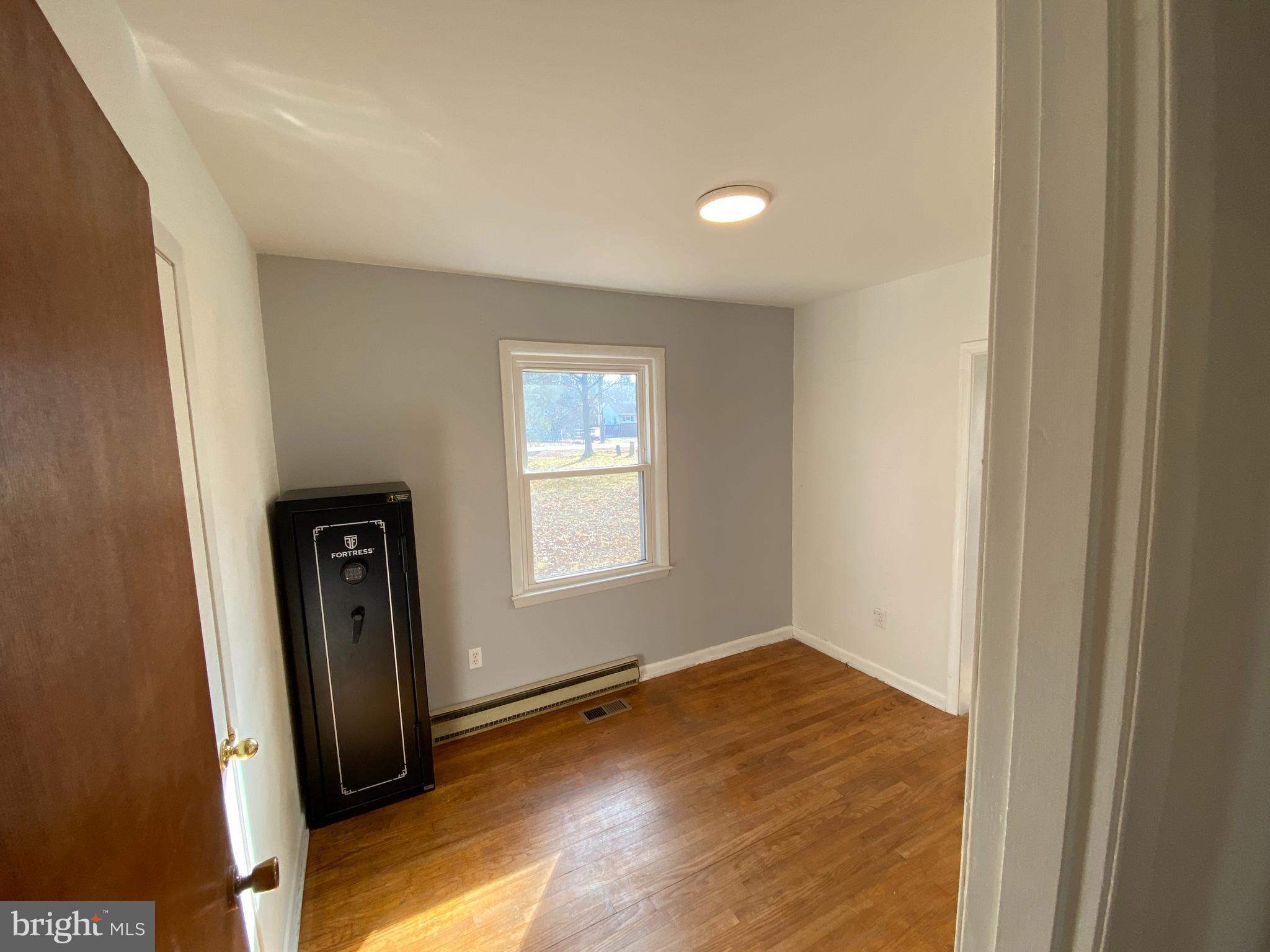 LOUISA - Residential Lease