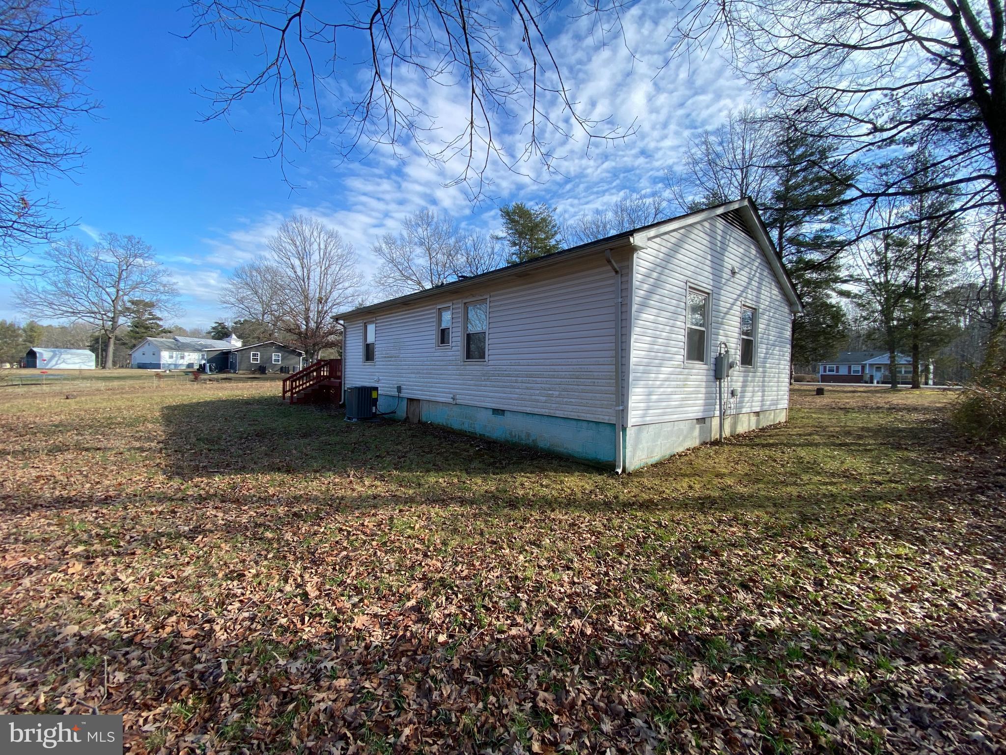 LOUISA - Residential Lease