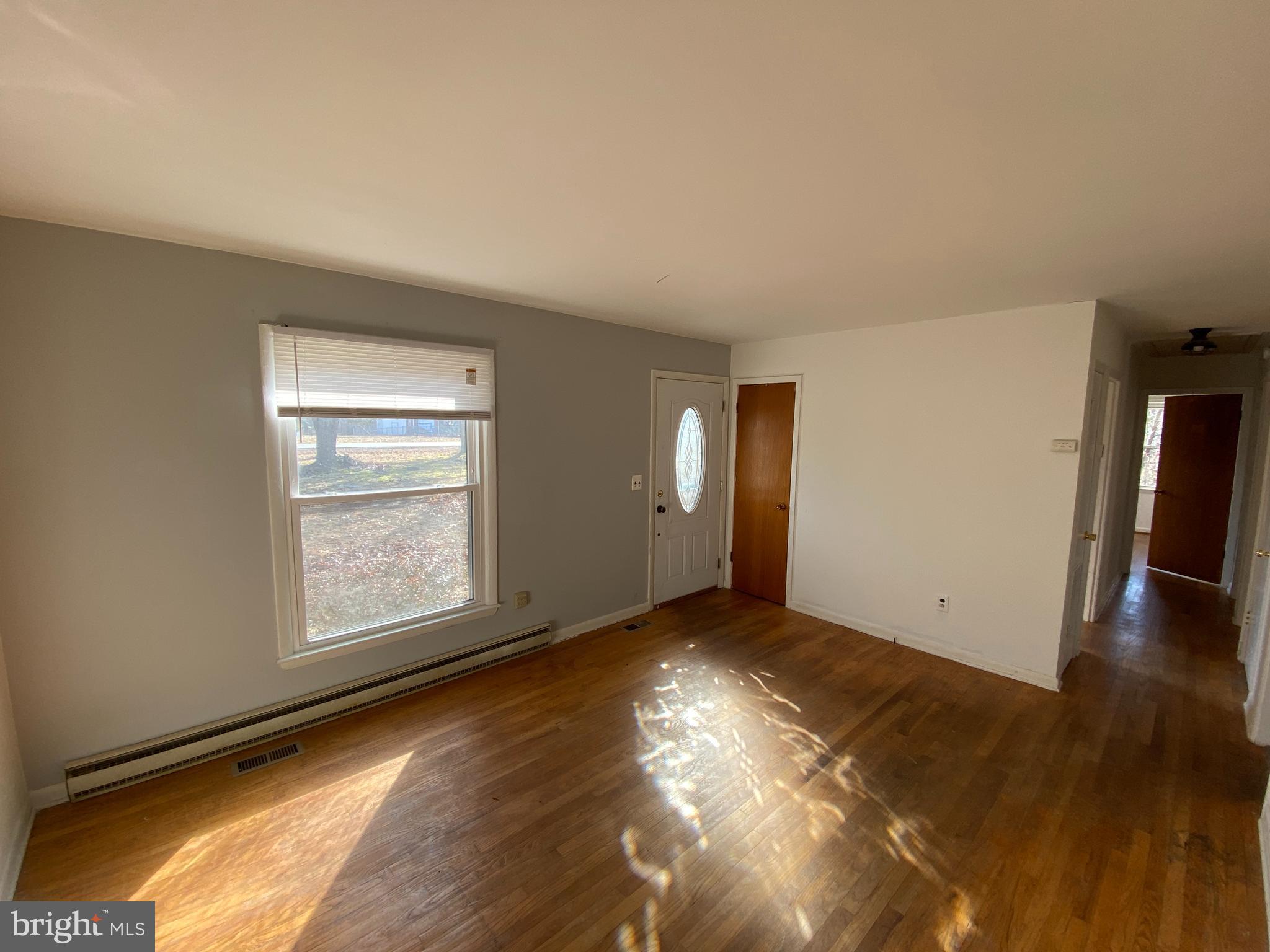 LOUISA - Residential Lease