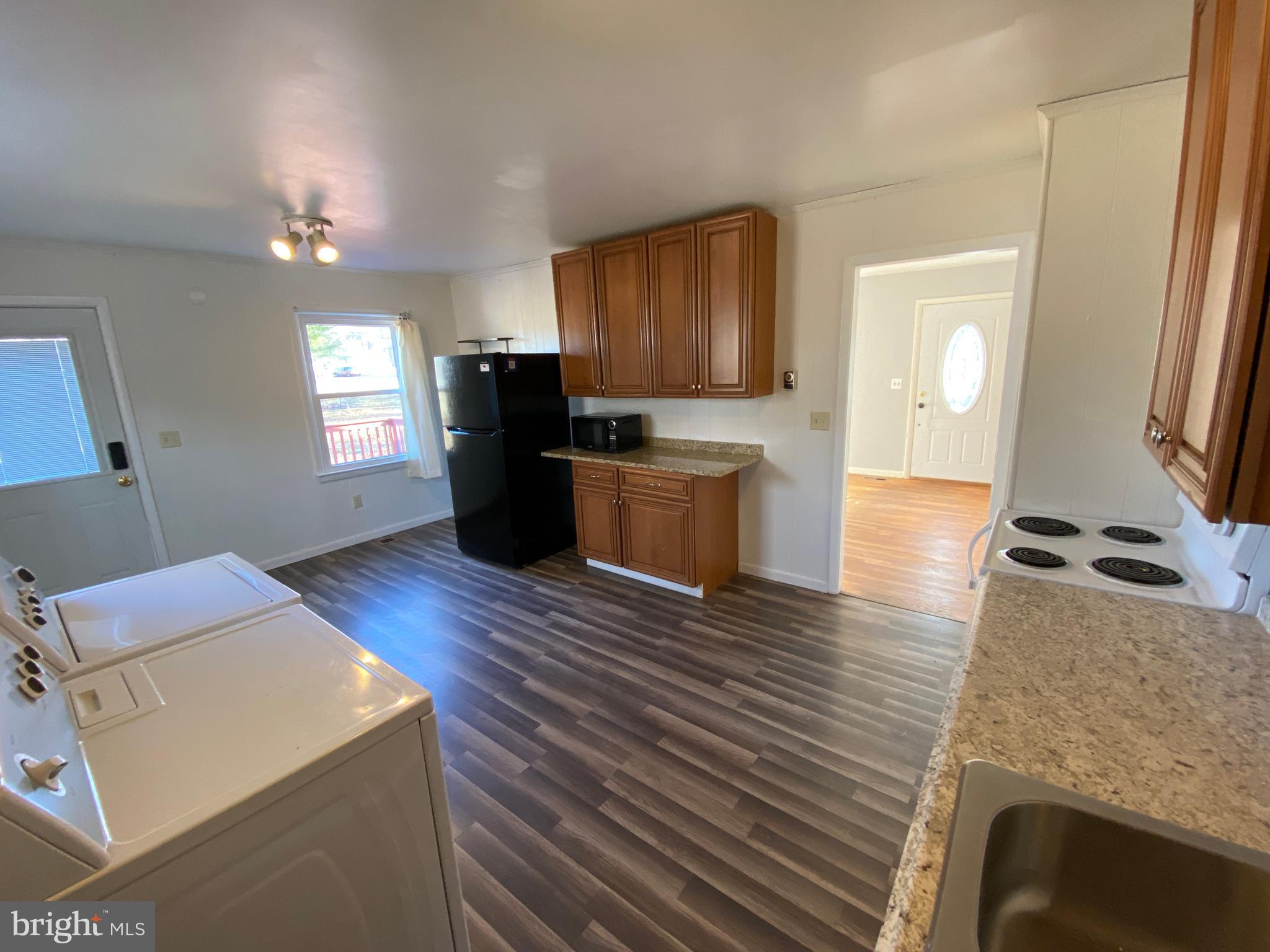 LOUISA - Residential Lease
