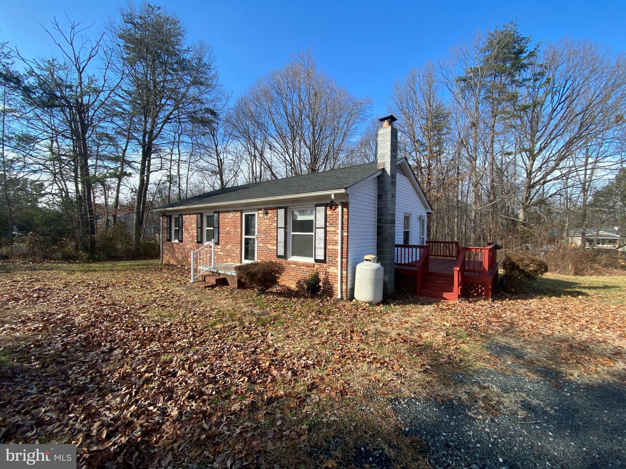 LOUISA - Residential Lease