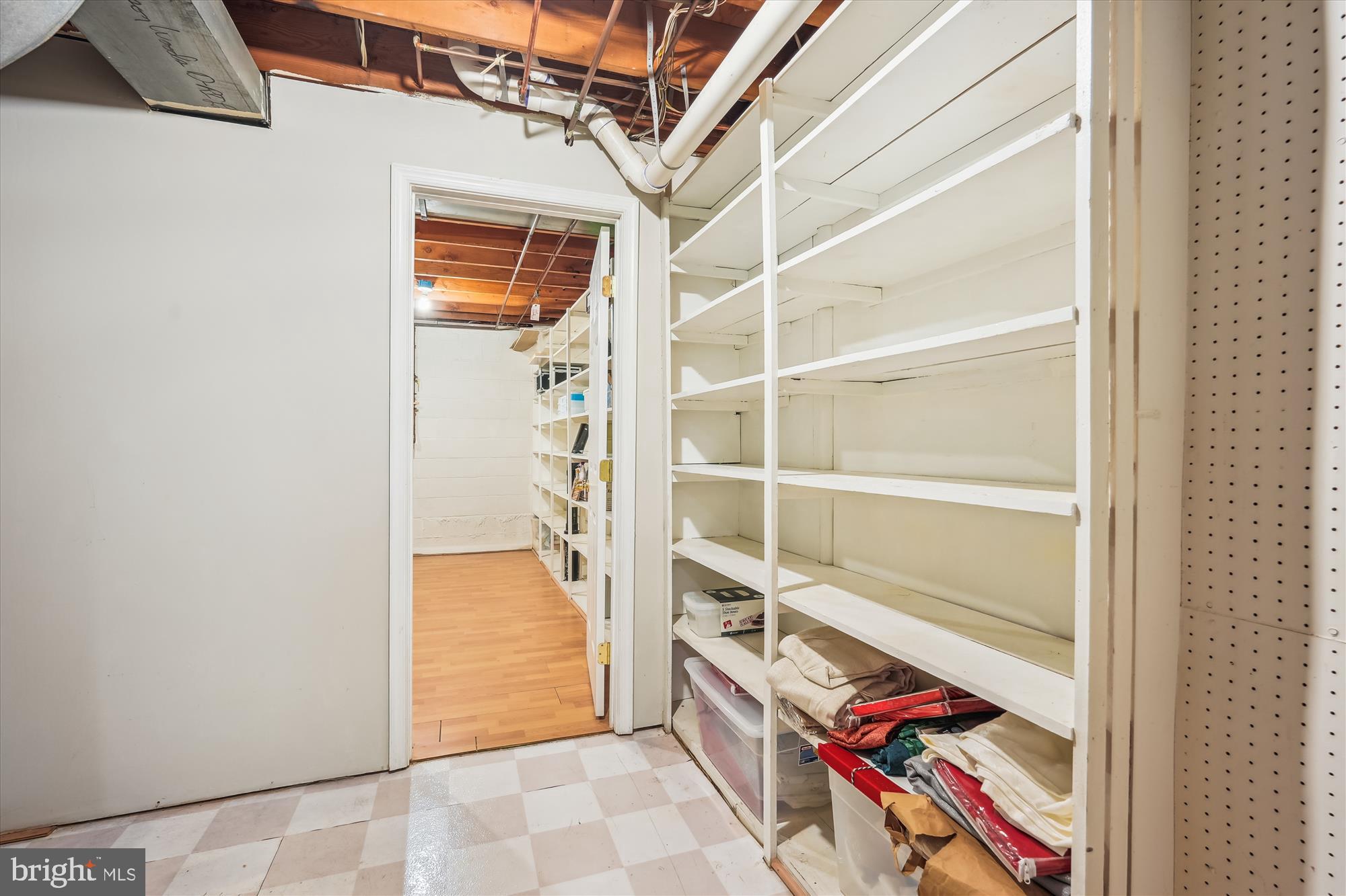 MCLEAN KNOLLS - Residential