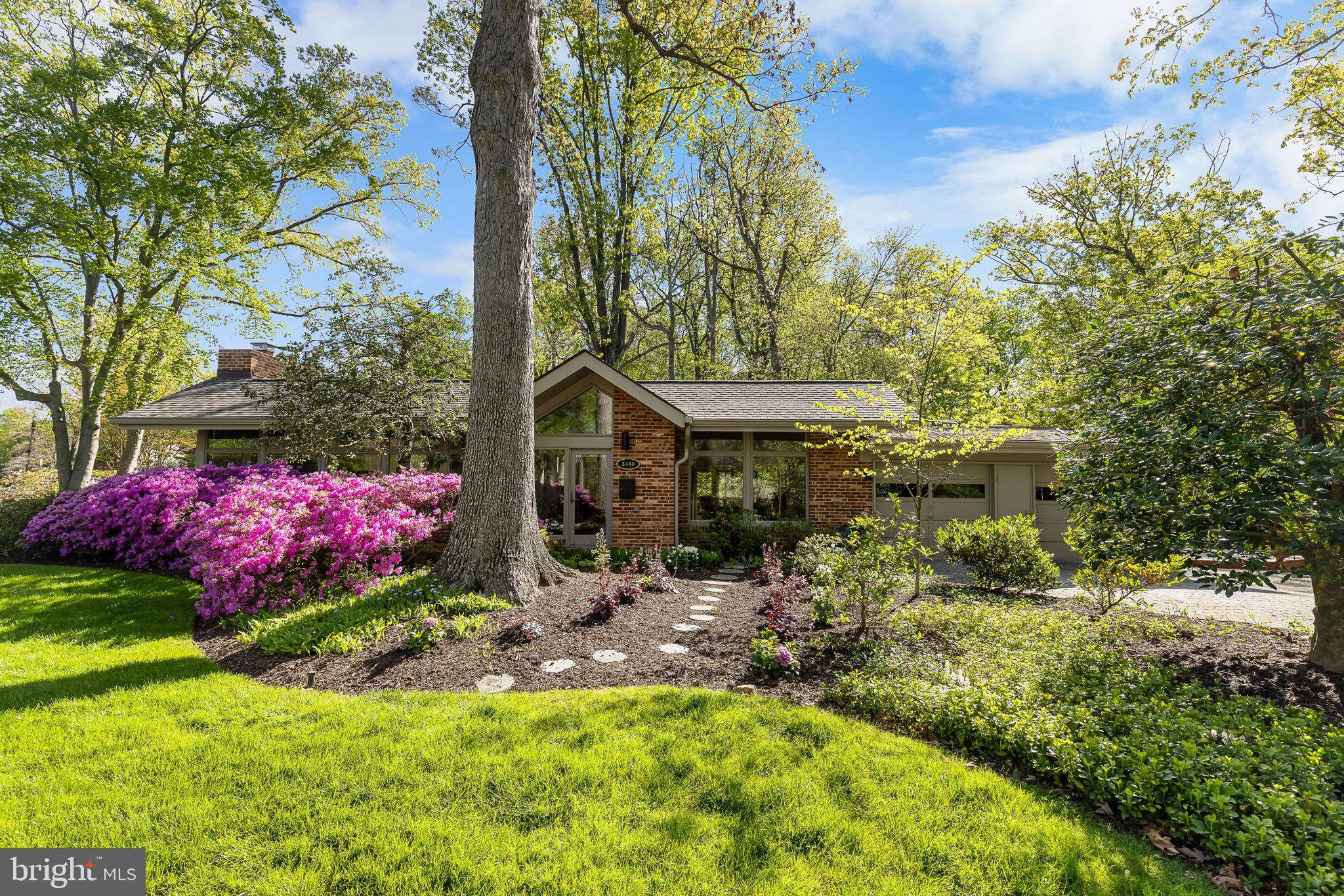 LAKE BARCROFT - Residential