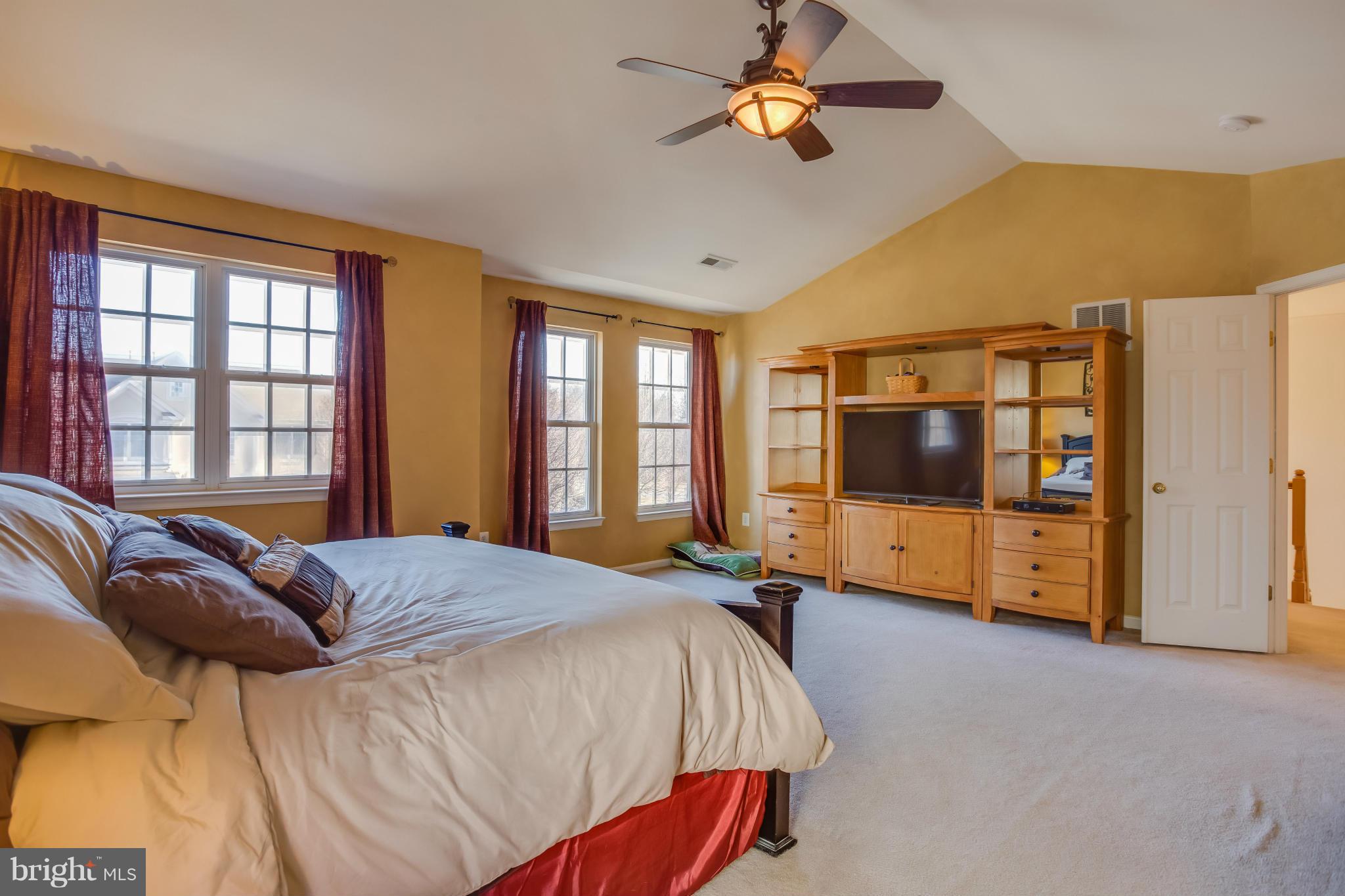 SOUTH RIDING - Residential