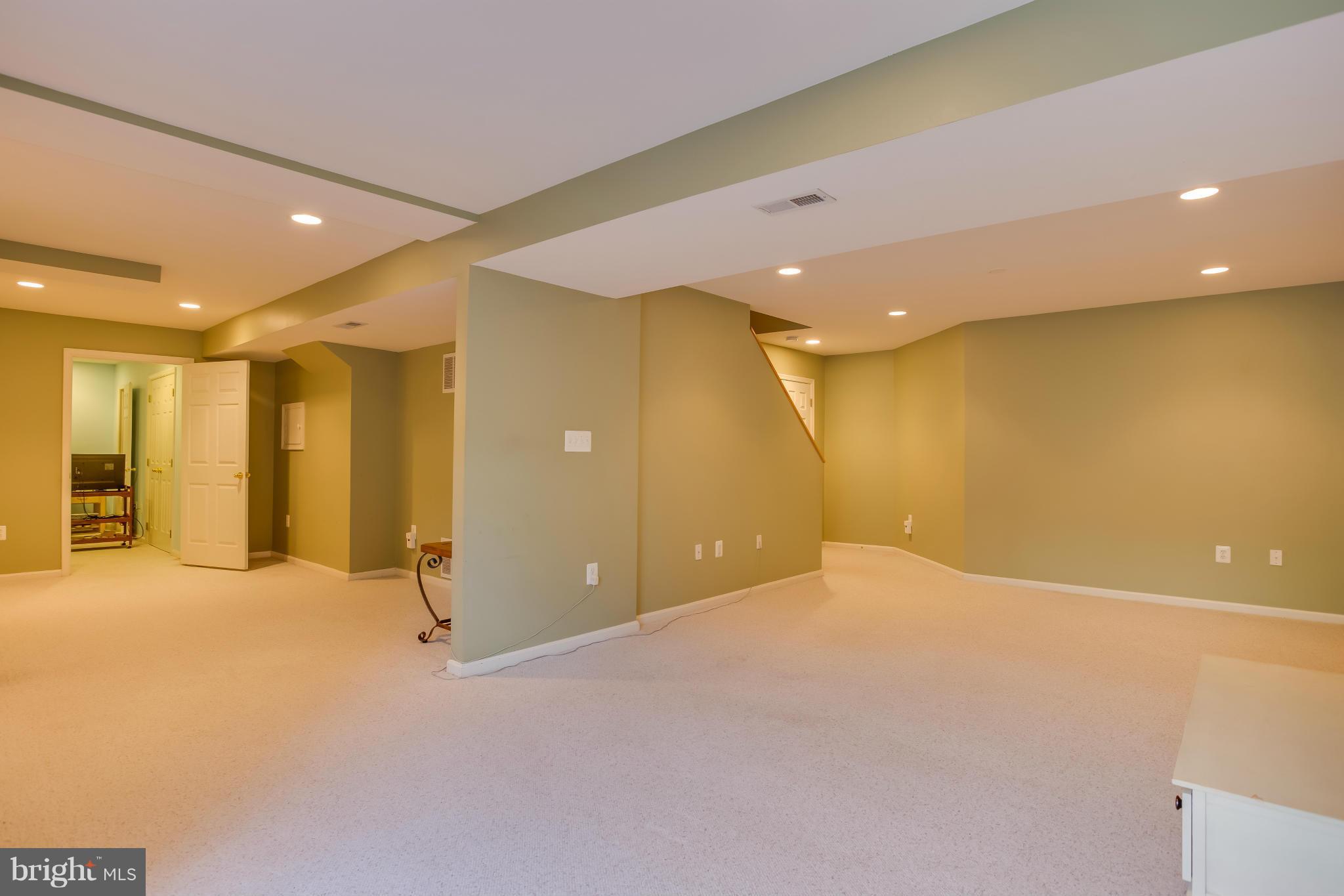 SOUTH RIDING - Residential